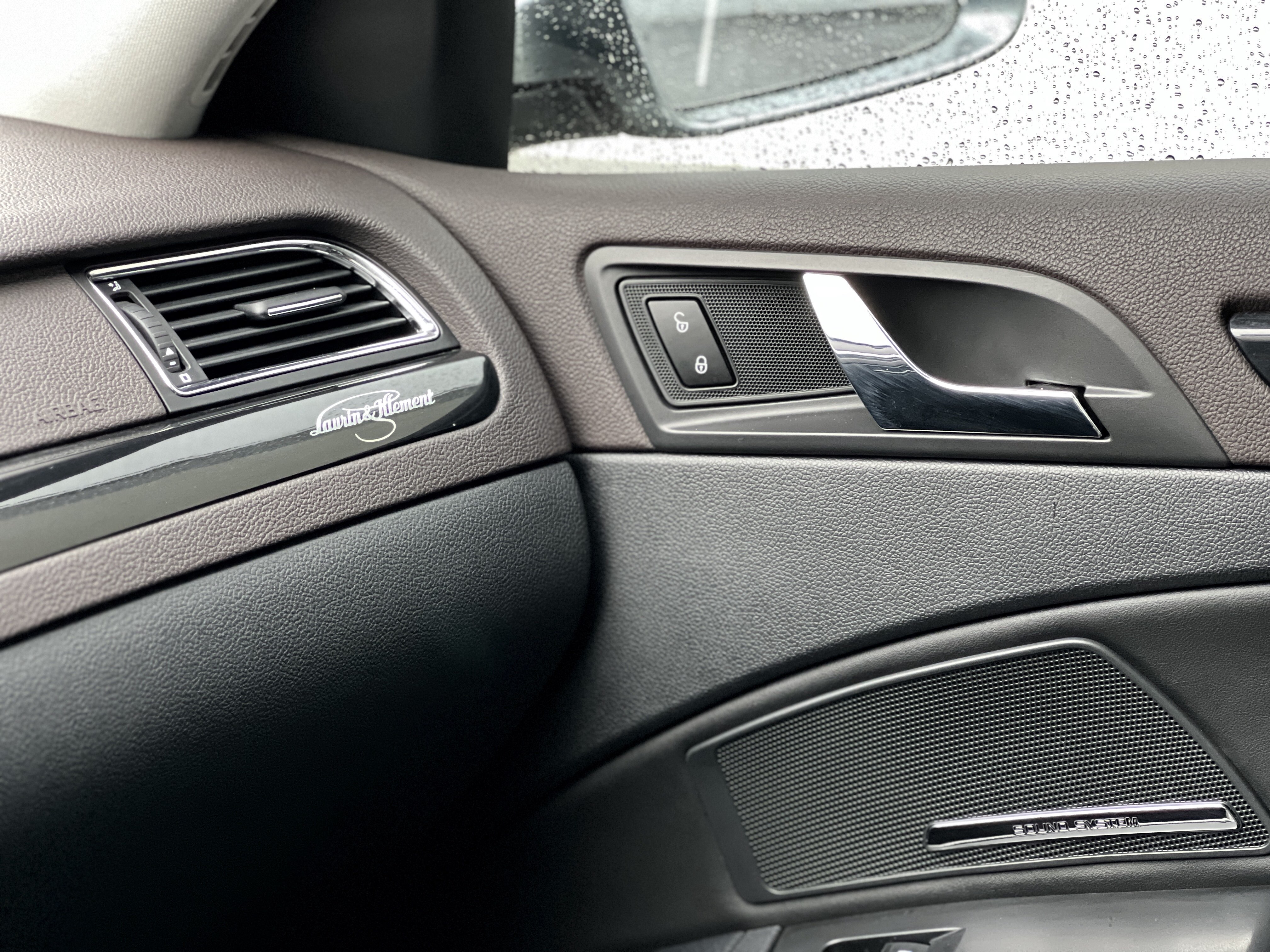 Skoda Superb Combi 2015 car image #13