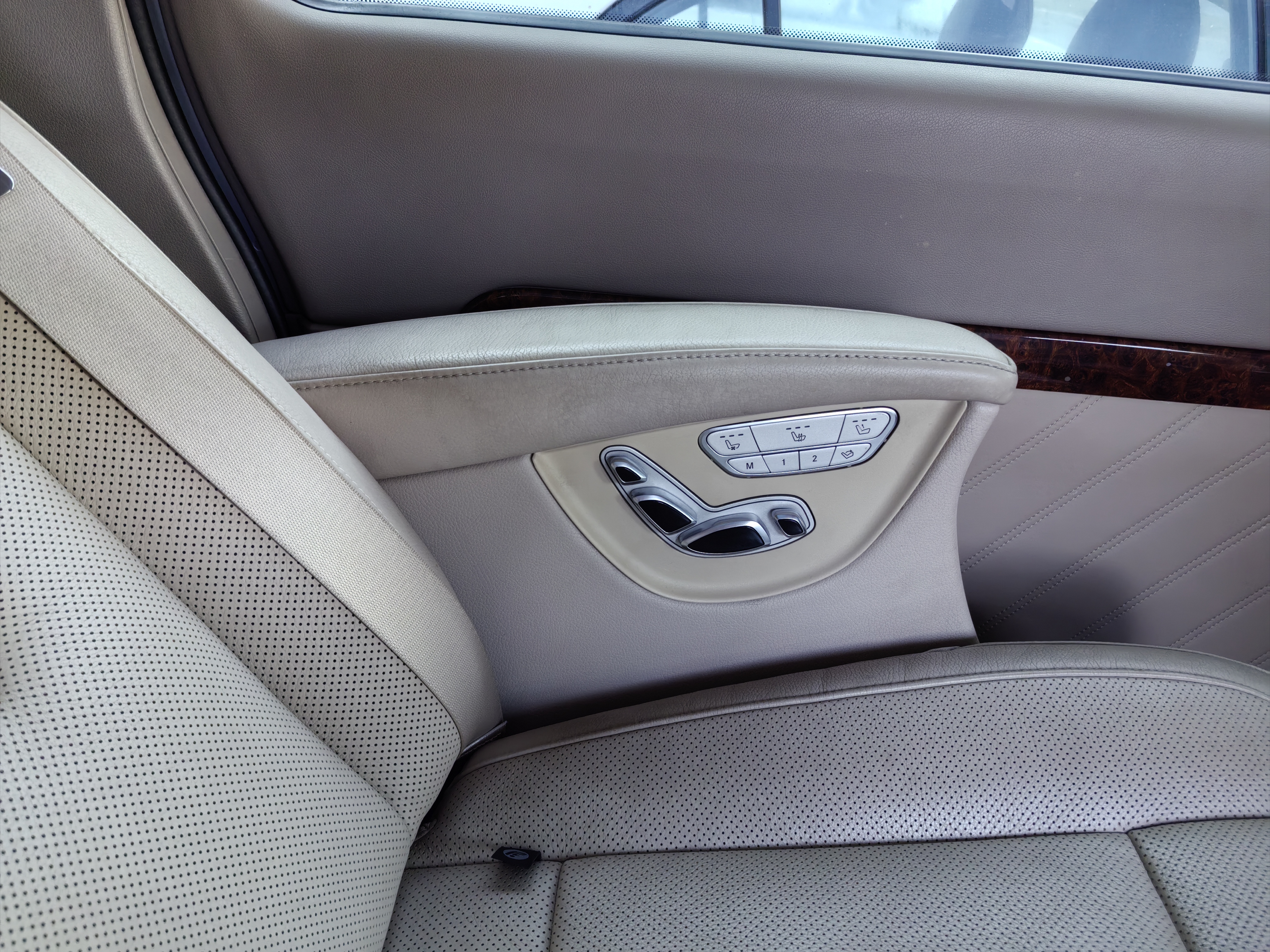 奔驰 唯雅诺 2010 汽车图片 #13