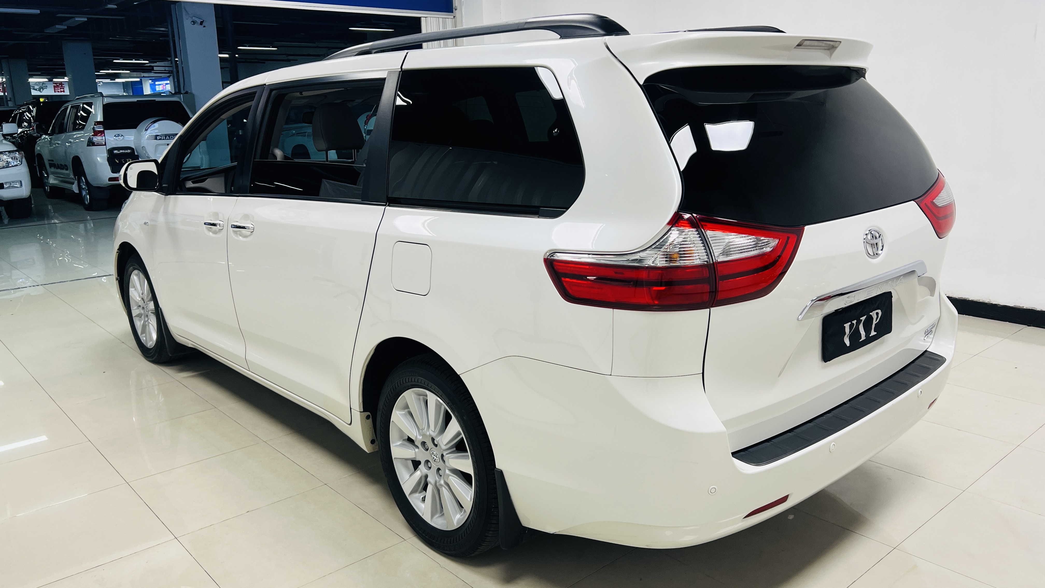 Toyota SIENNA 2016 car image #13