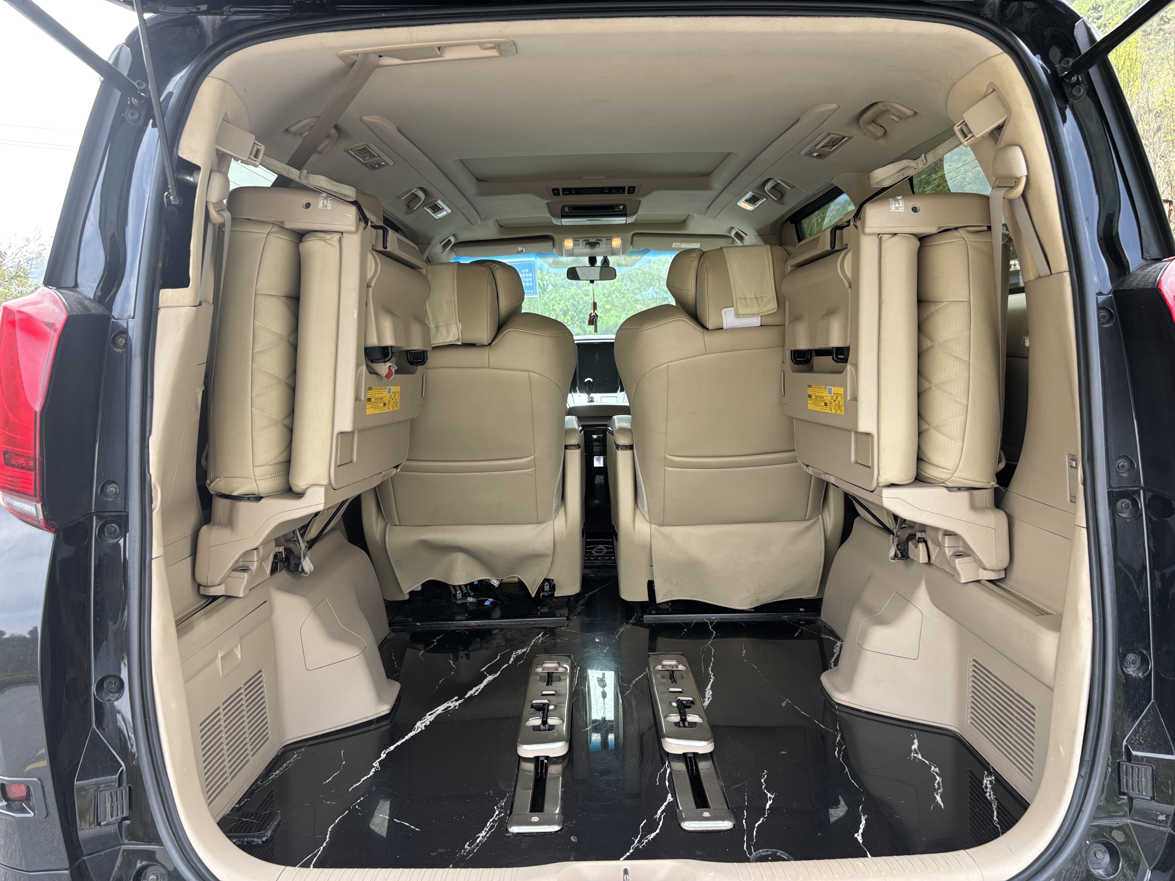 丰田 埃尔法 2011 汽车图片 #13