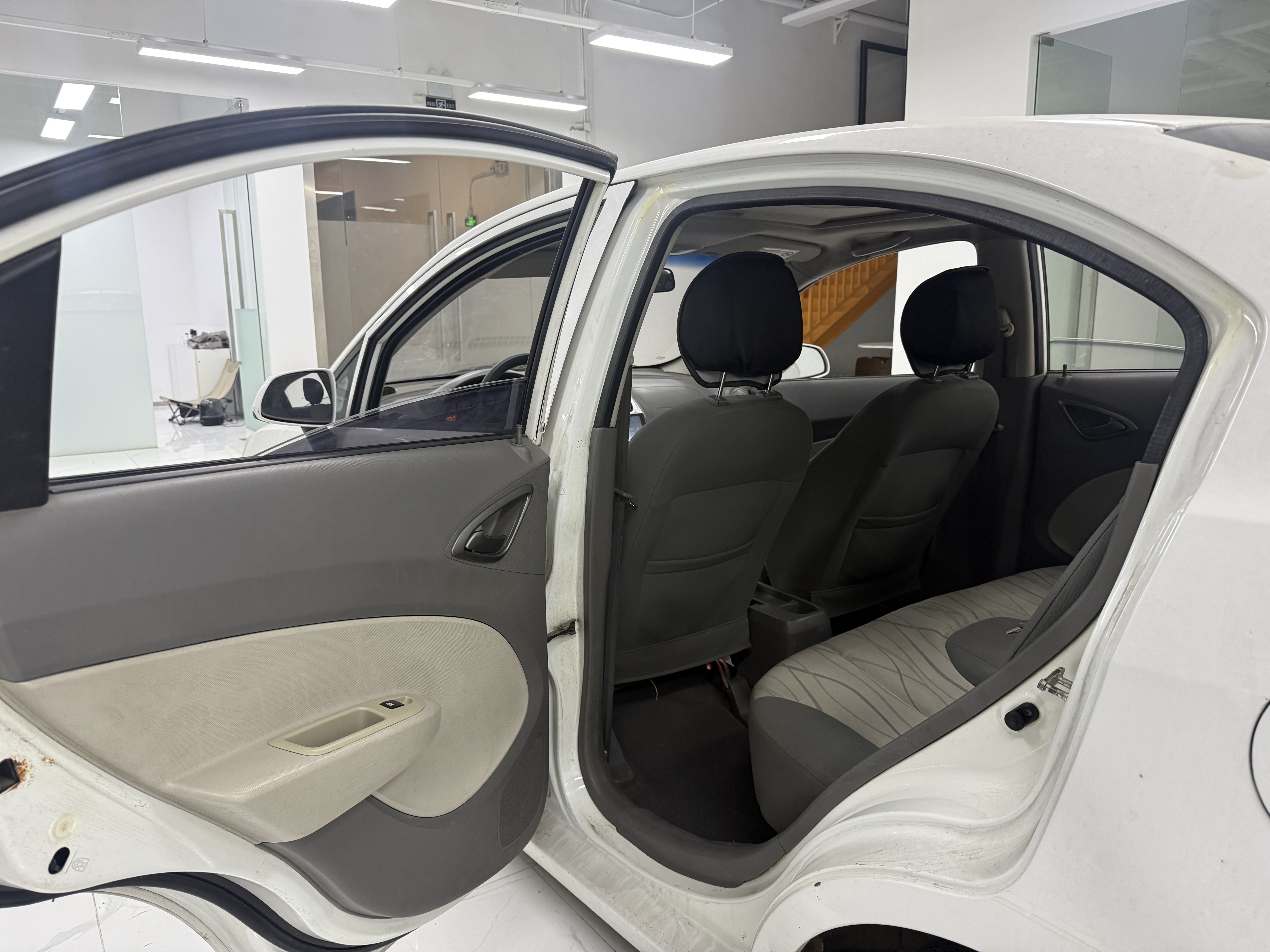 Chevrolet Sail 2010 #13 Chevrolet Sail 2010 car image #13