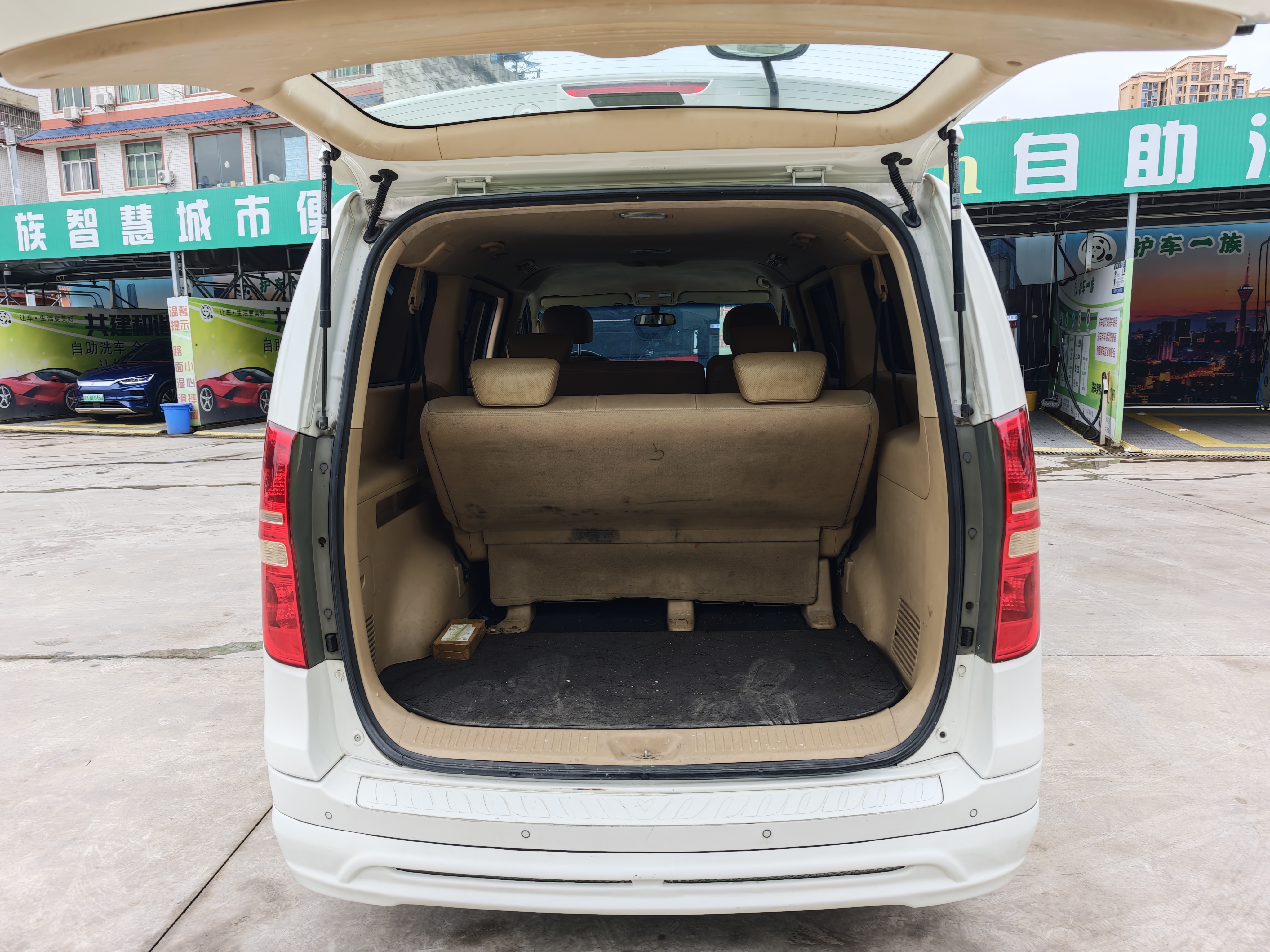 Hyundai H-1 2011 #13 Hyundai H-1 2011 car image #13