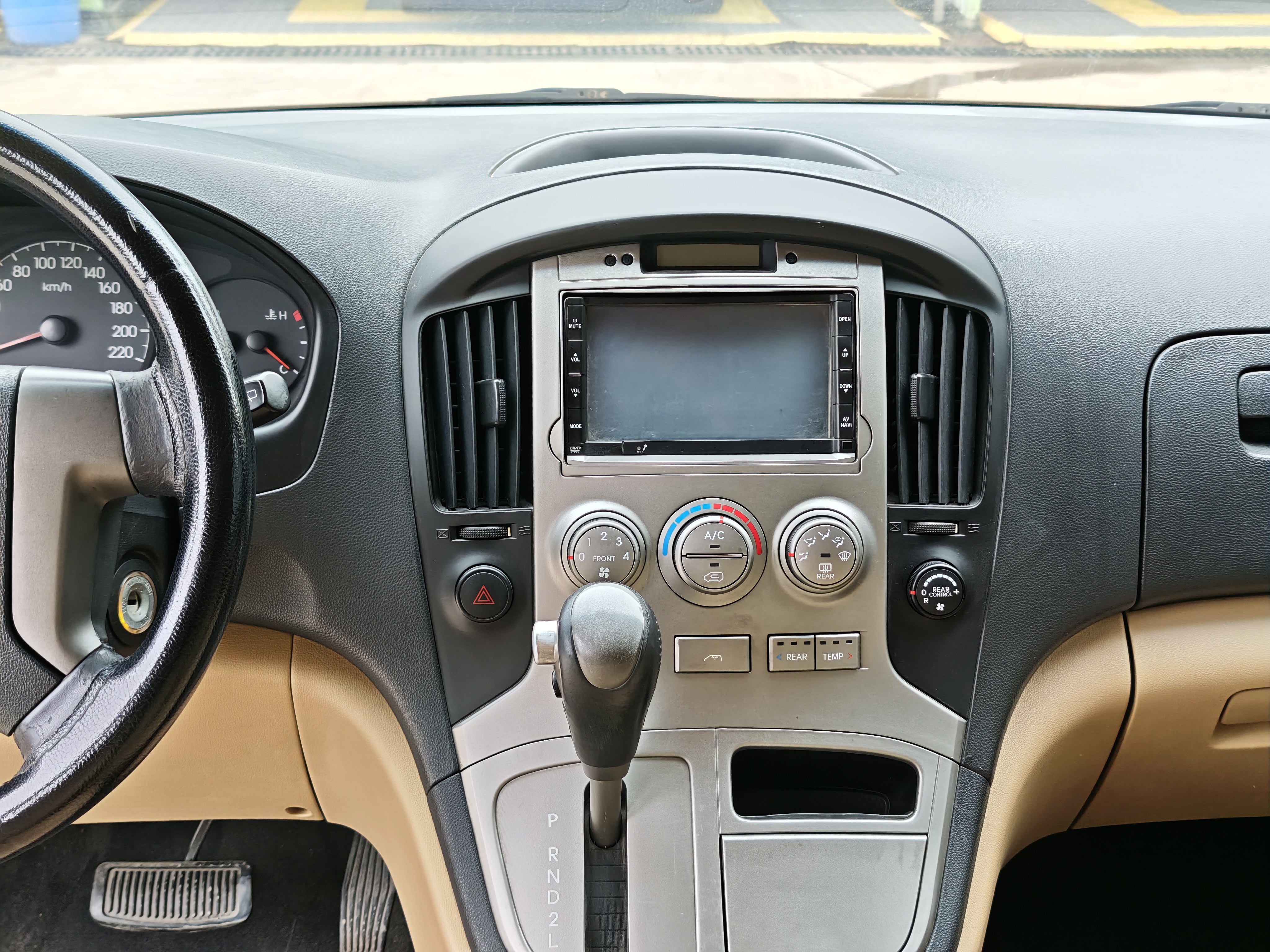 Hyundai H-1 2013 #13 Hyundai H-1 2013 car image #13