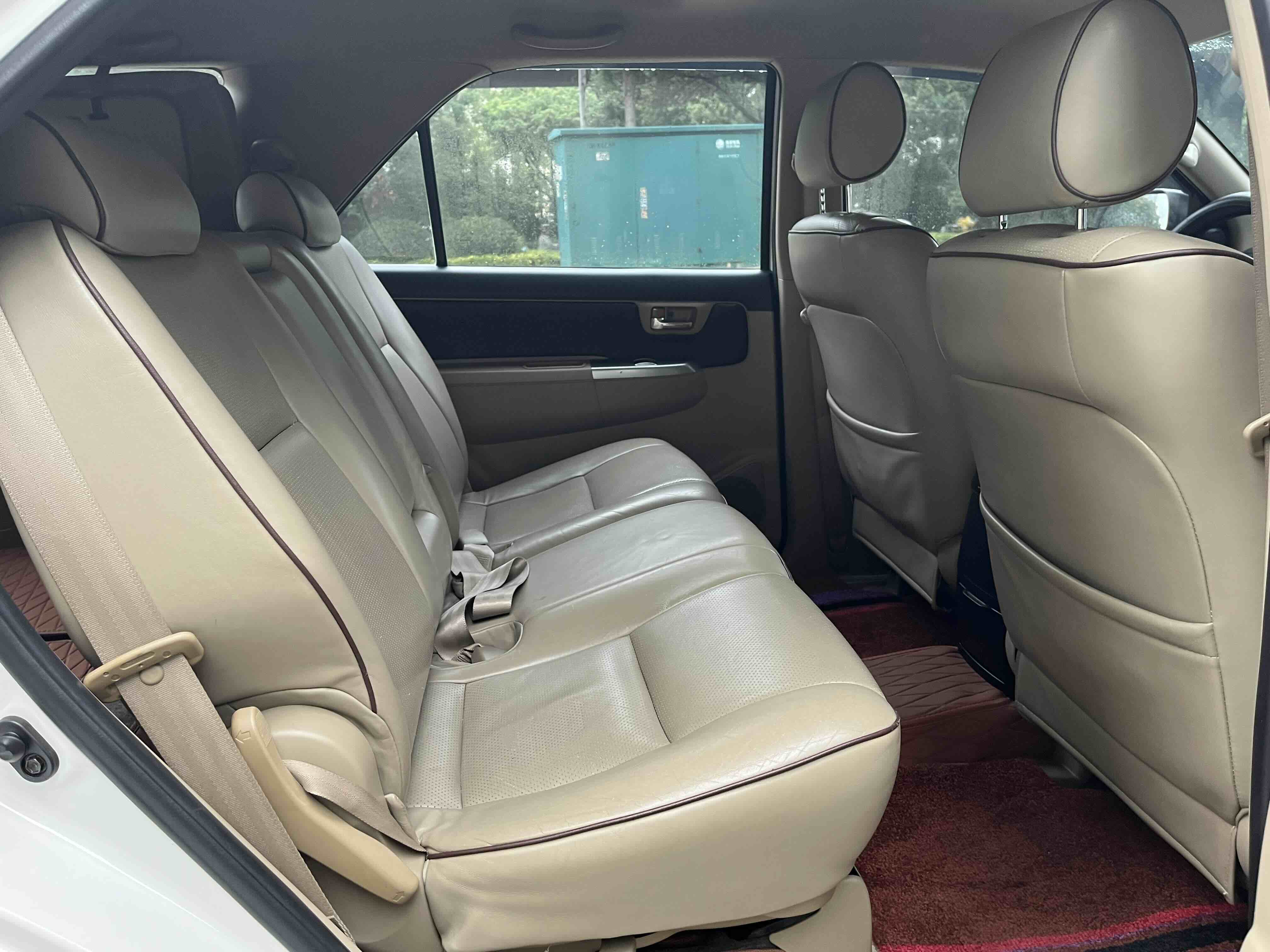 Toyota Fortuner 2015 immagine di auto #13