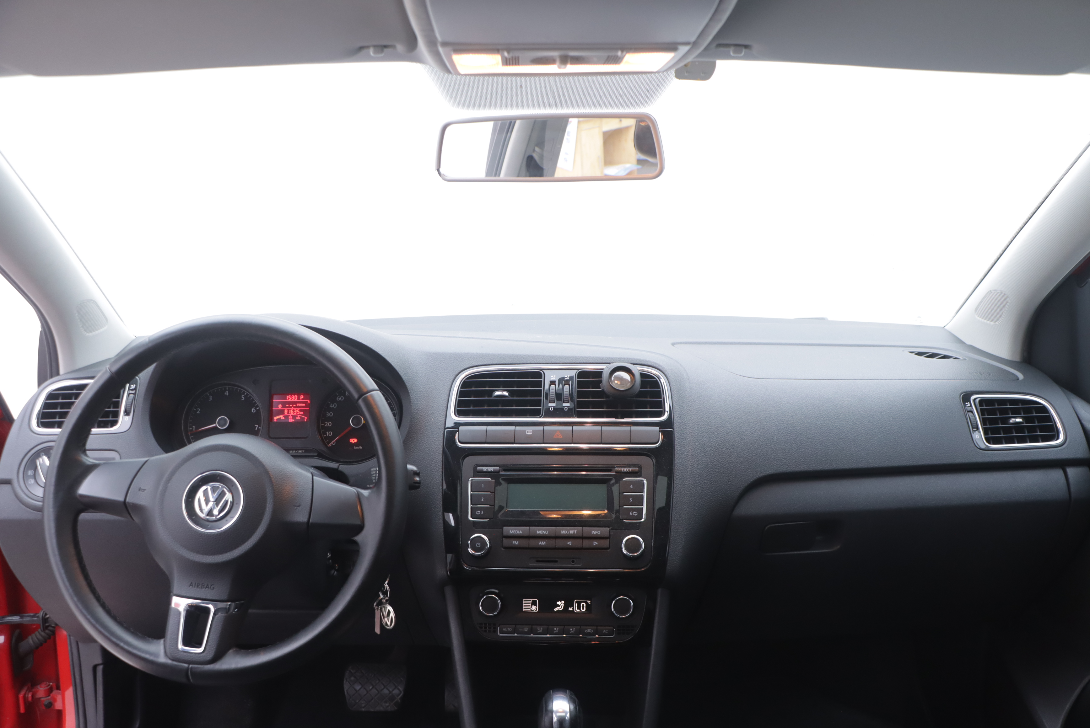 Polo 2012 car image #13