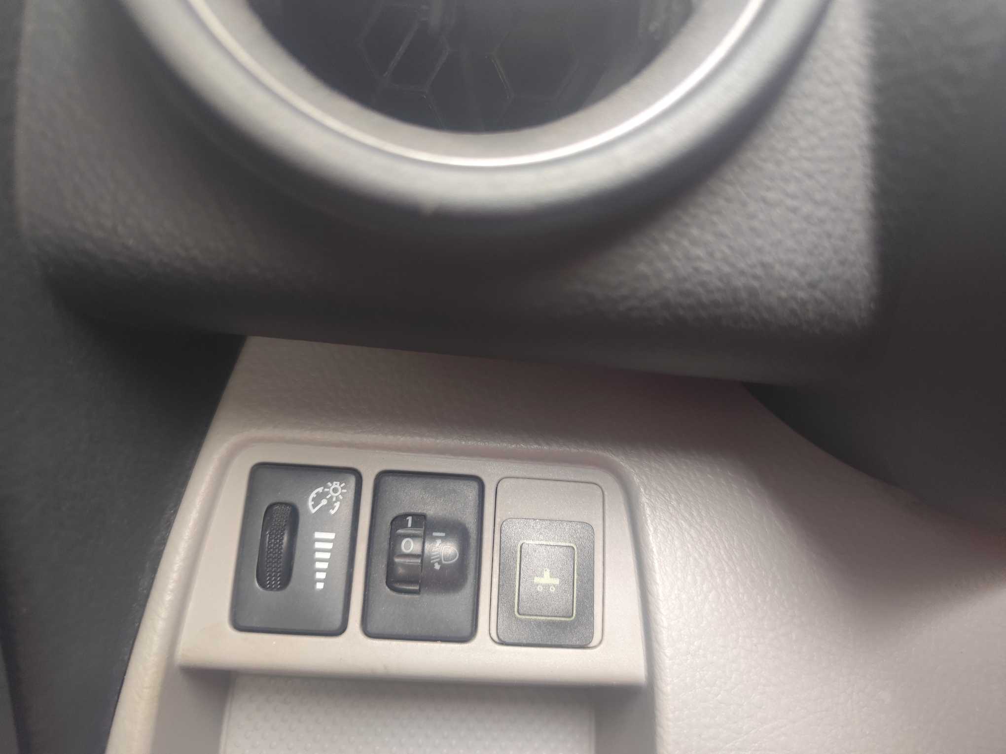 Toyota RAV4 (Imported) 2009 image de voiture #13