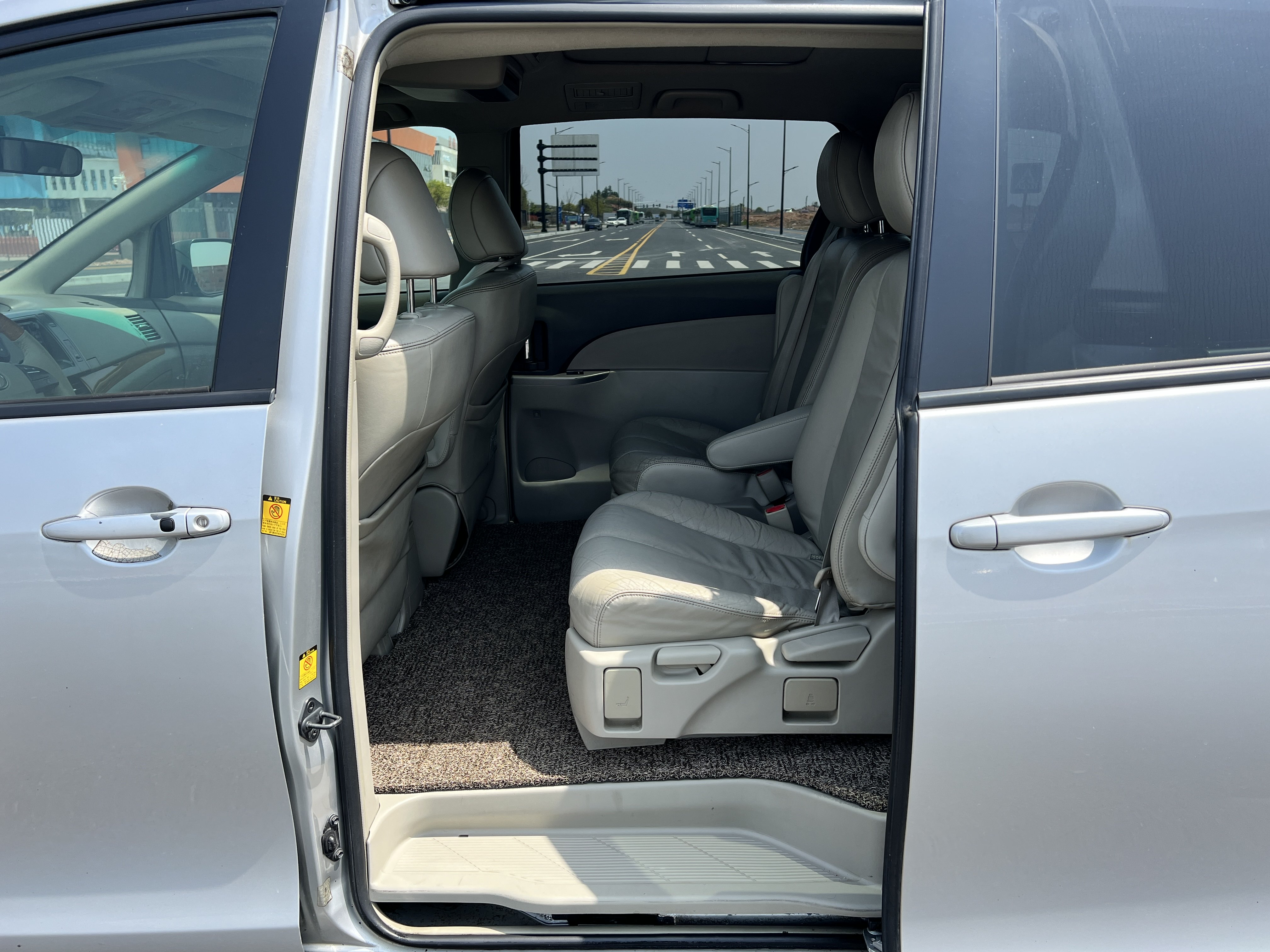 Toyota Previa 2010 car image #13