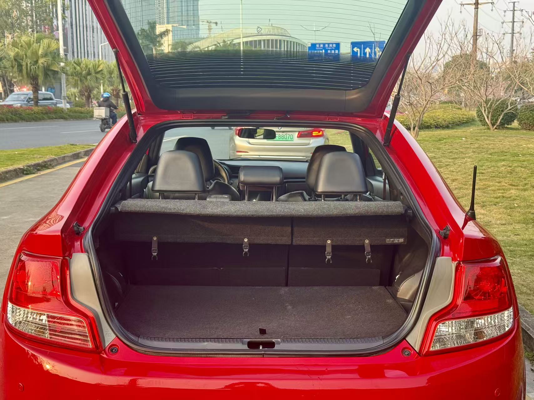 Toyota Zelas 2012 imagen de coche #13