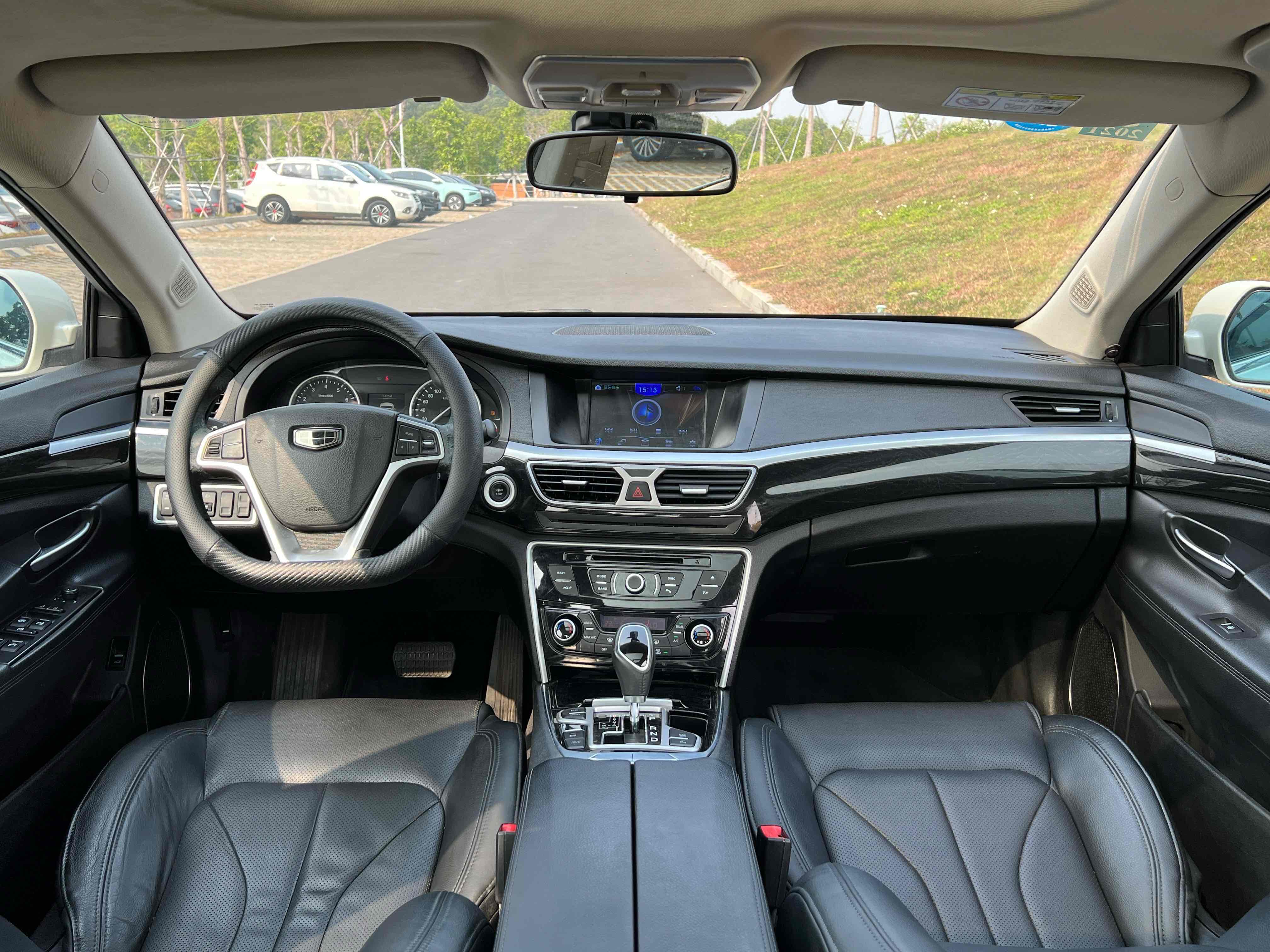 GEELY Ulion 2015 immagine di auto #13