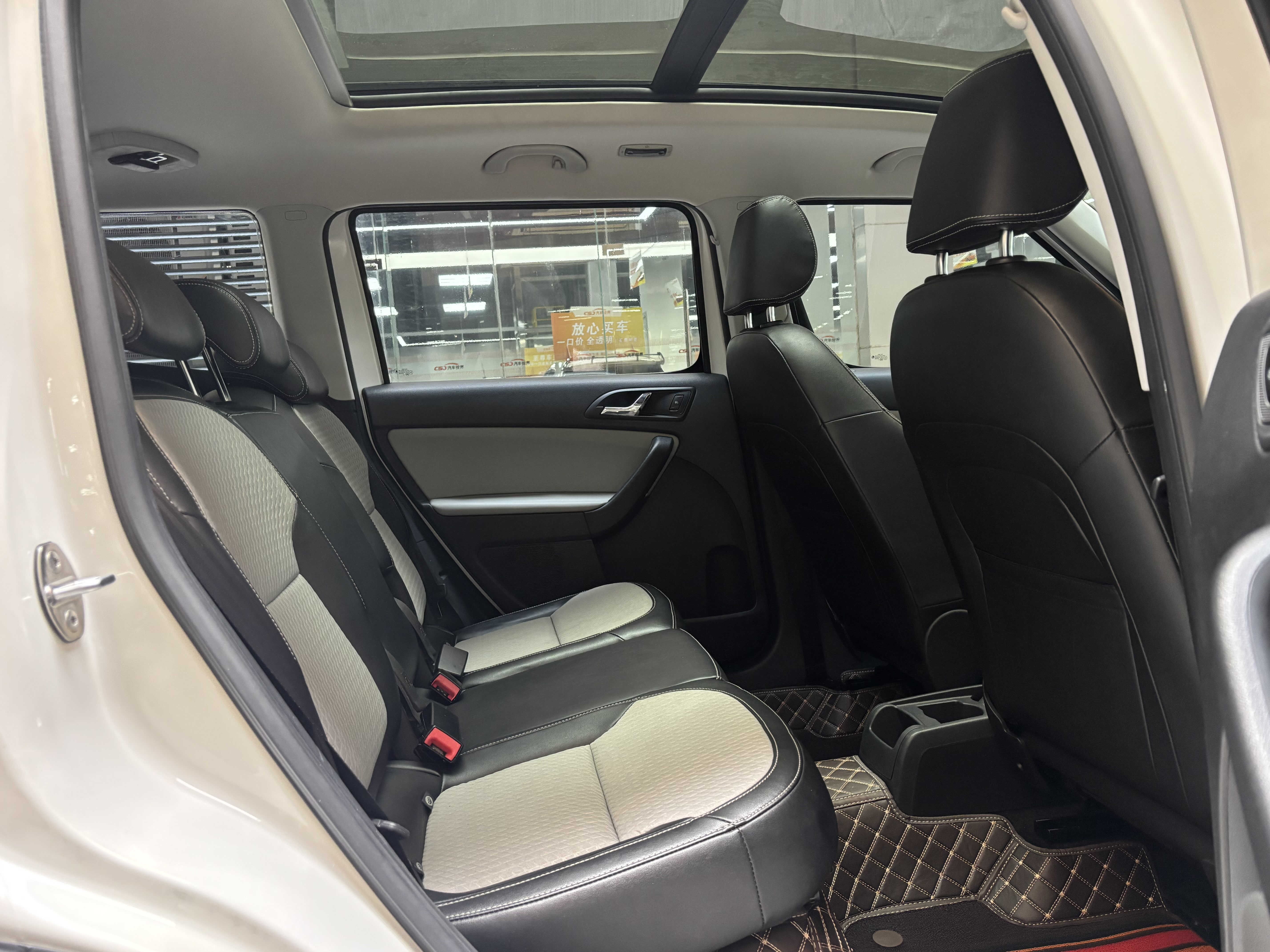 Skoda Yeti 2015 car image #13