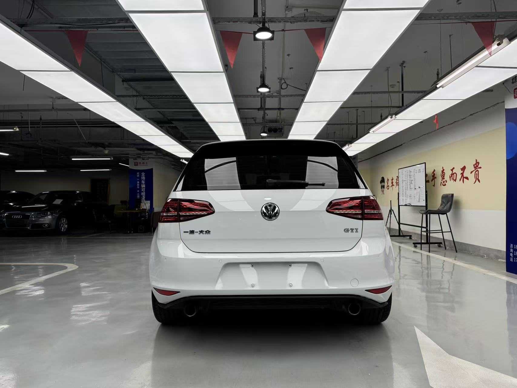 Volkswagen GolfGTI 2016 immagine di auto #13