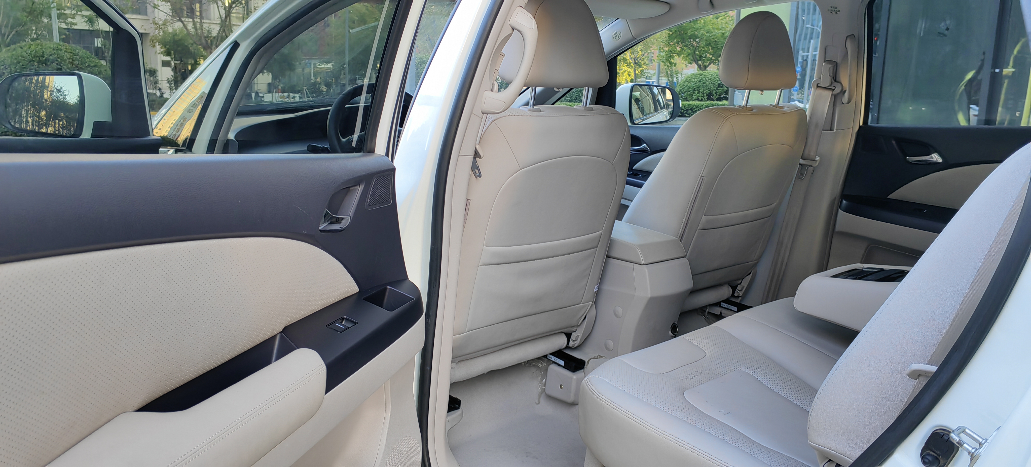 BYD e6 2016 #13 BYD e6 2016 car image #13