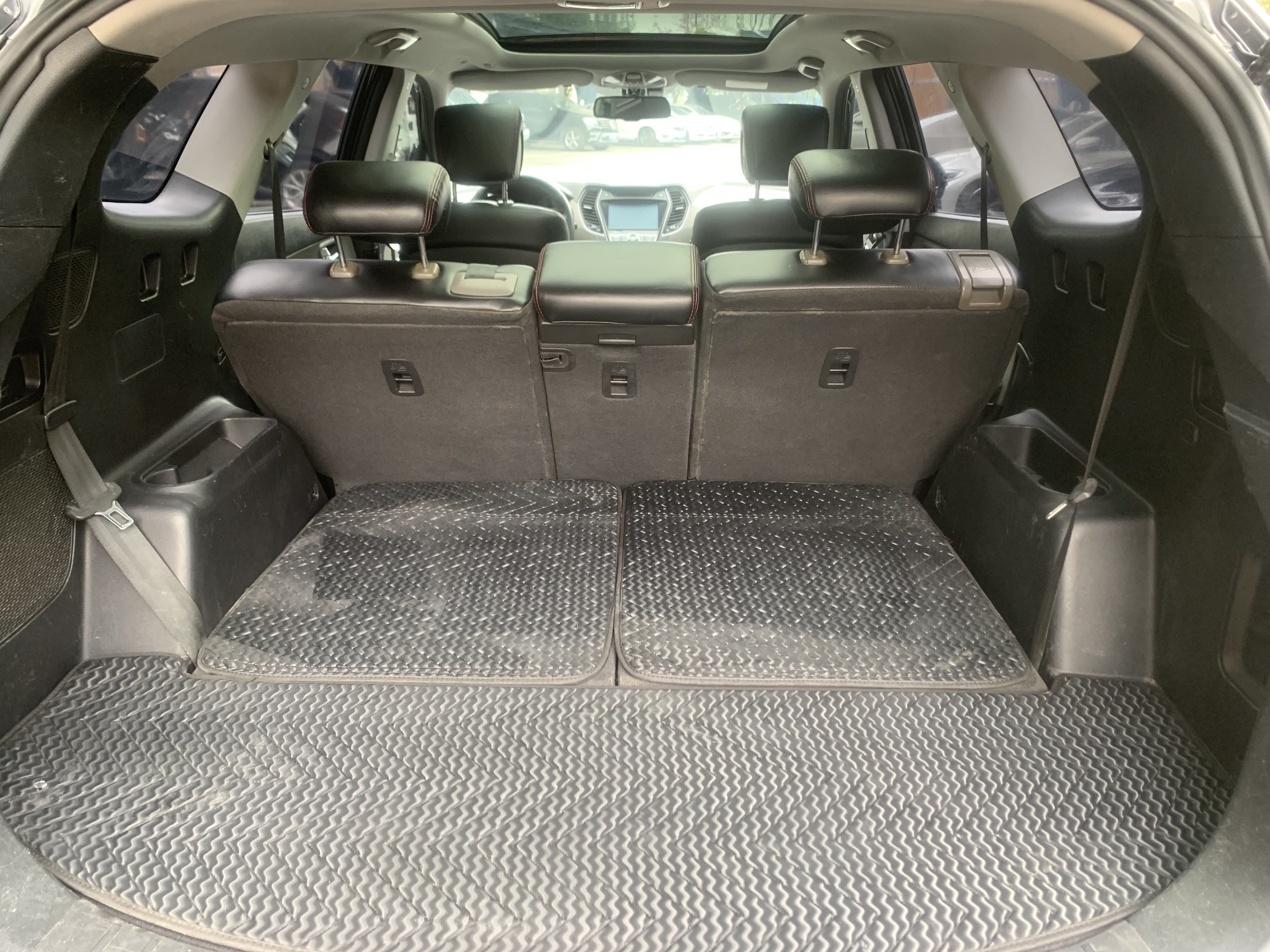 Hyundai Grand Santa Fe 2016 car image #13