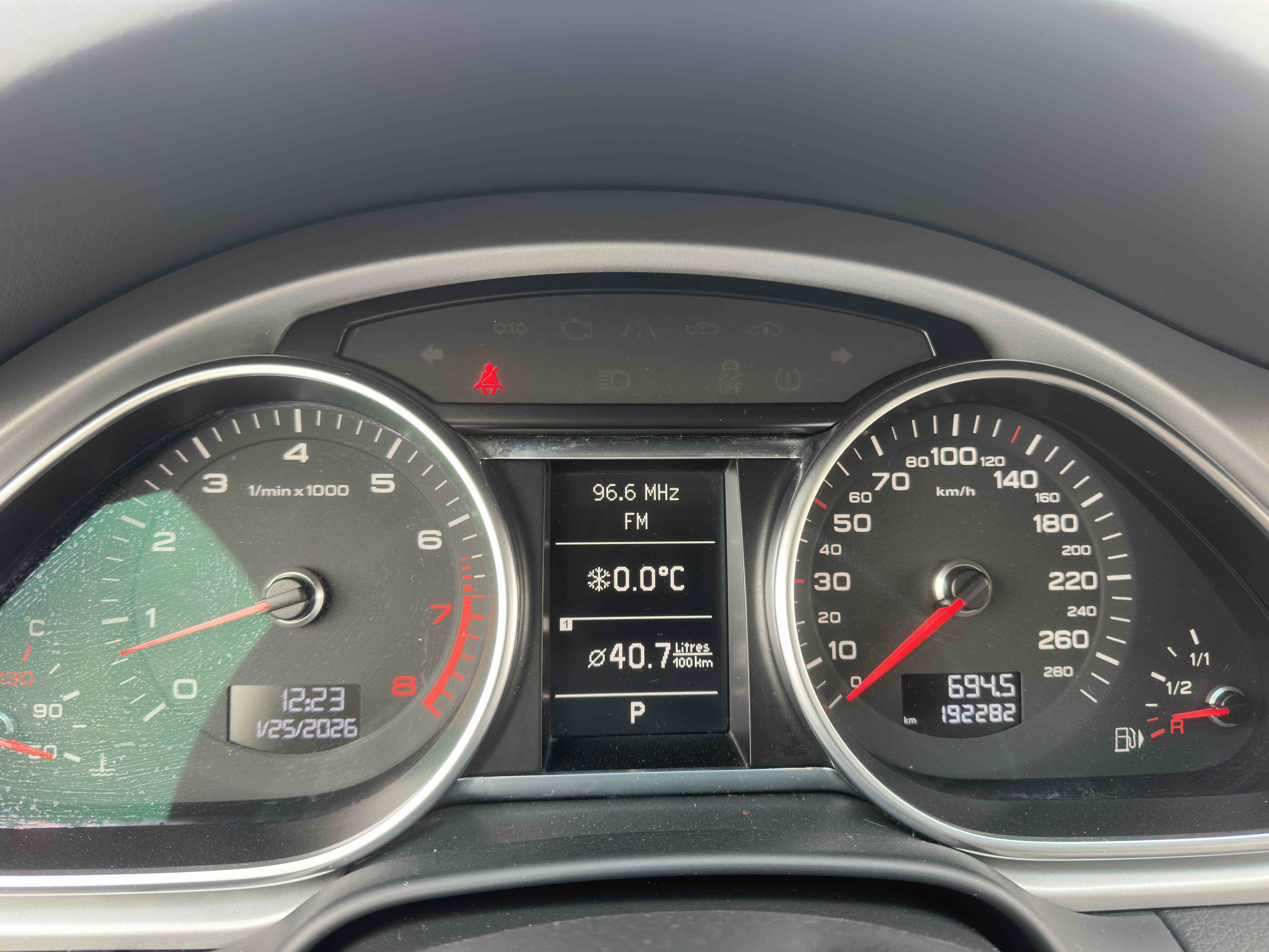 Audi Q7 2011 car image #13