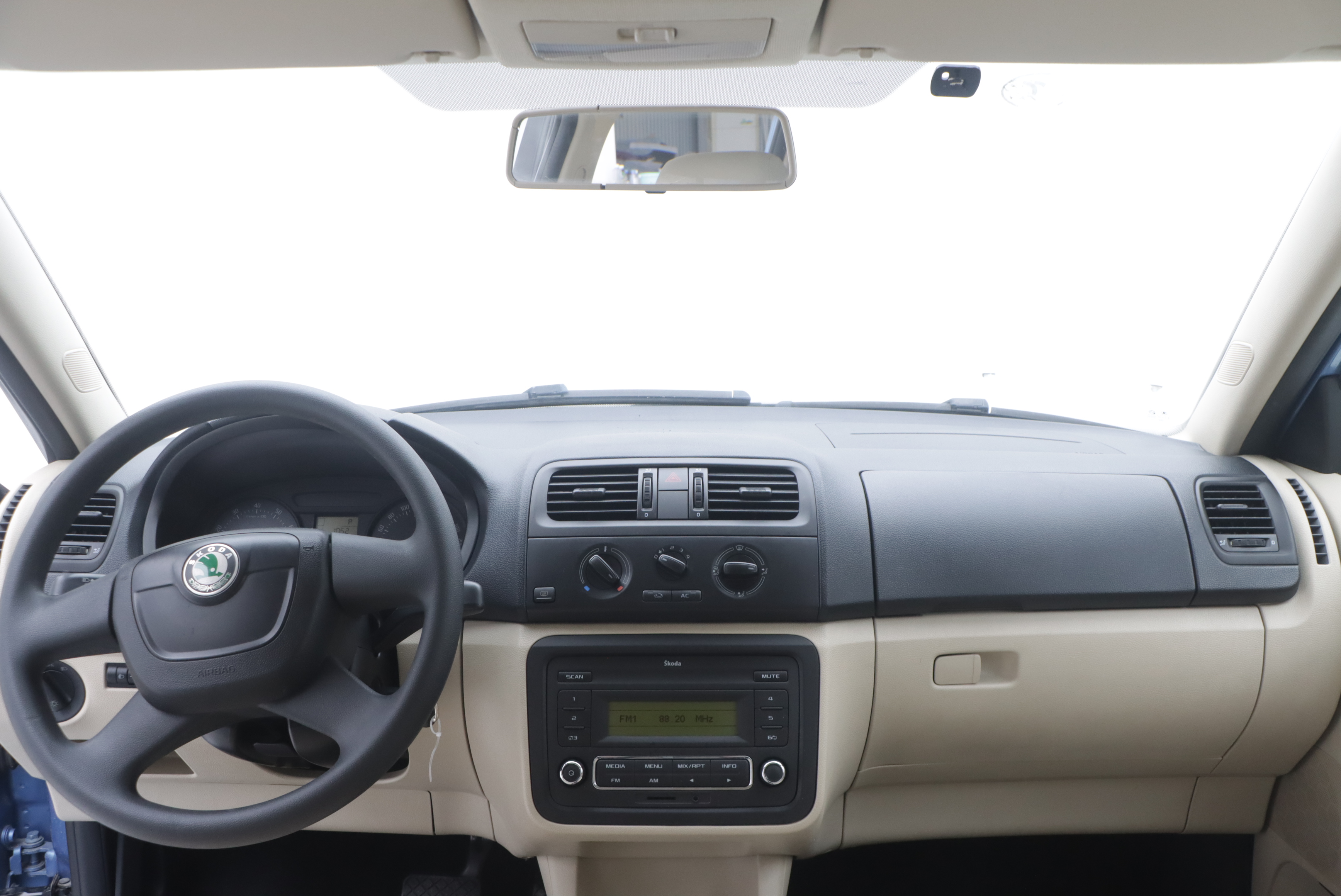 Skoda Fabia 2012 immagine di auto #13