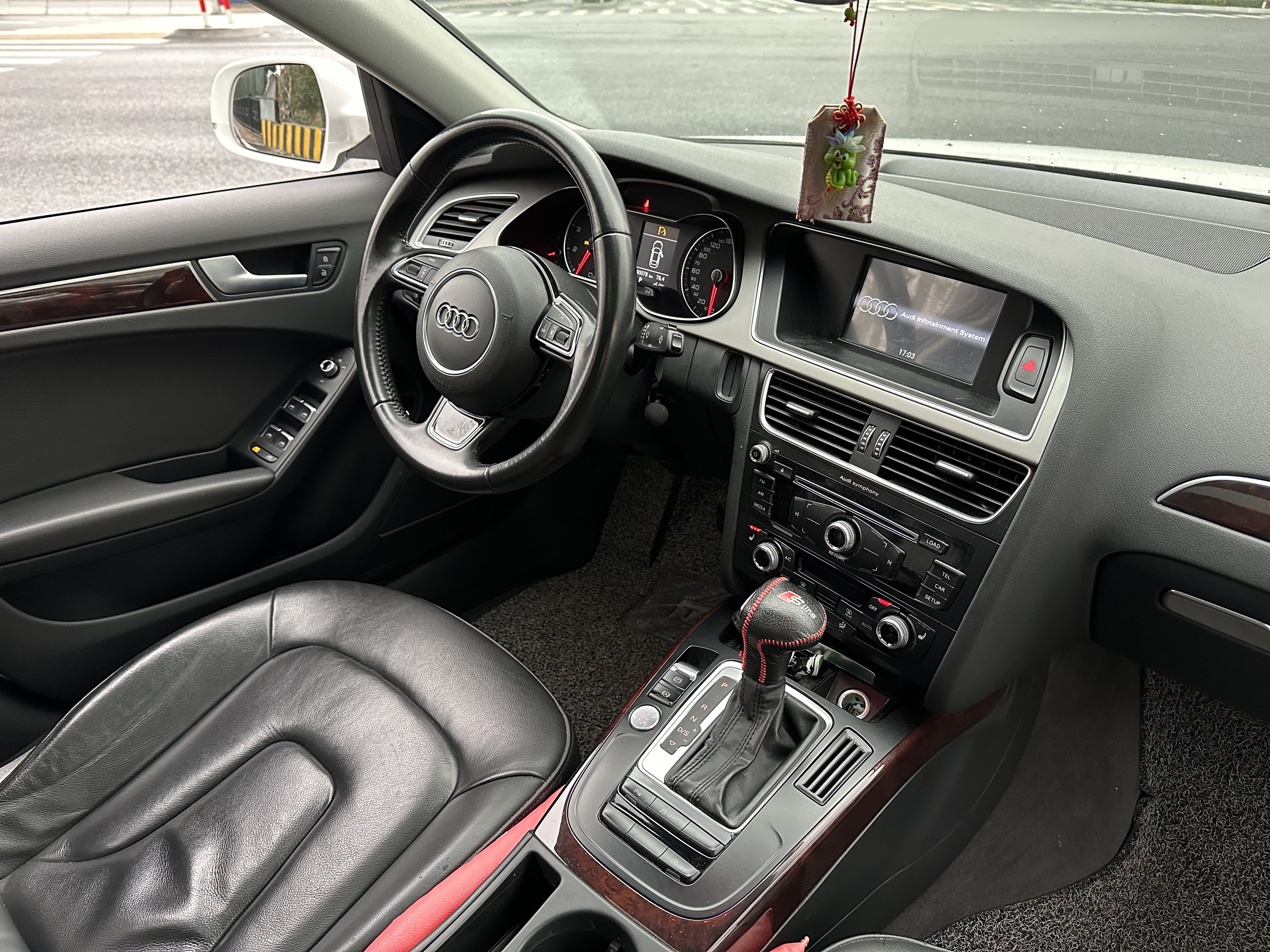 Audi A4L 2016 car image #13