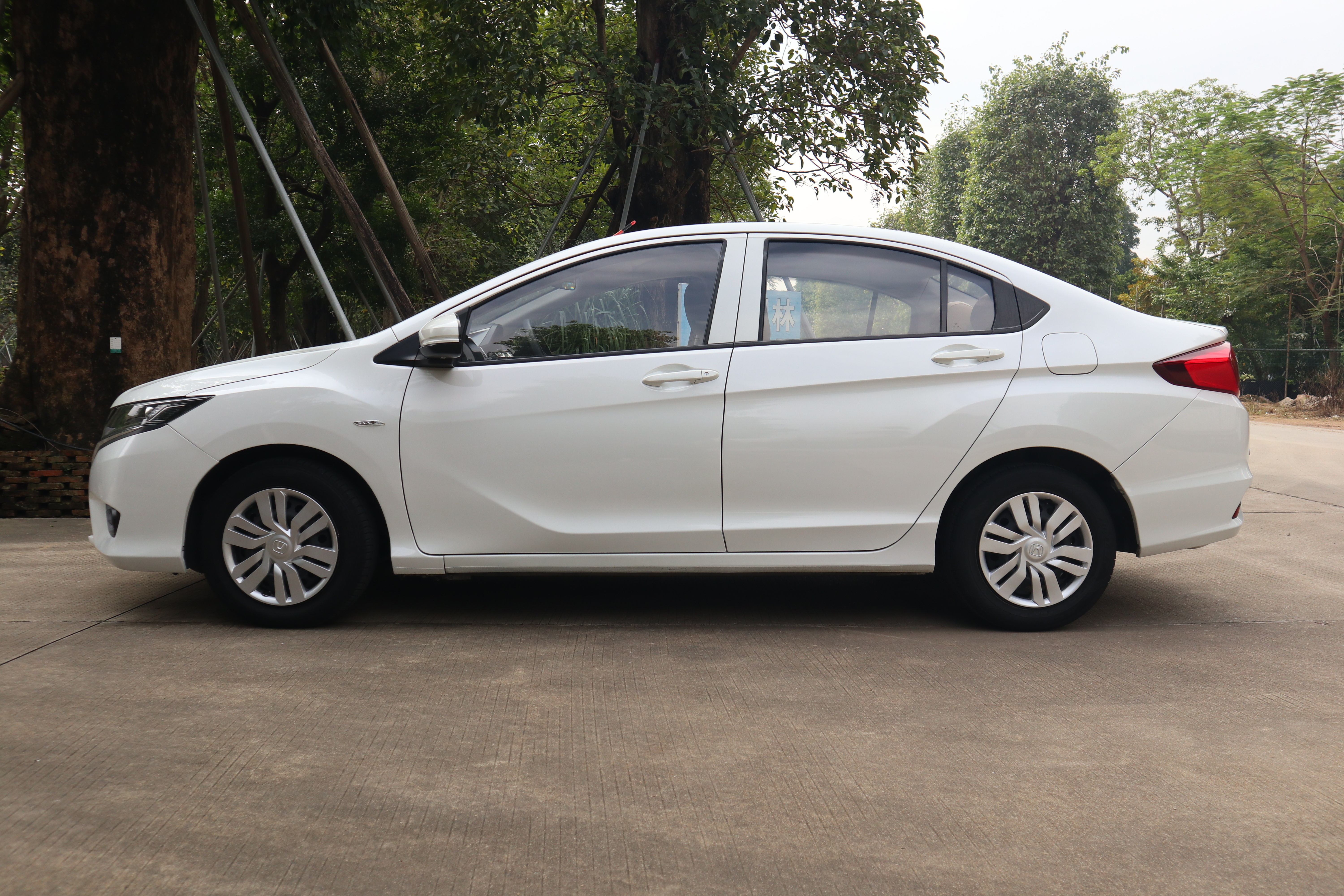 Honda Greiz 2018 #13 Honda Greiz 2018 صورة سيارة #13