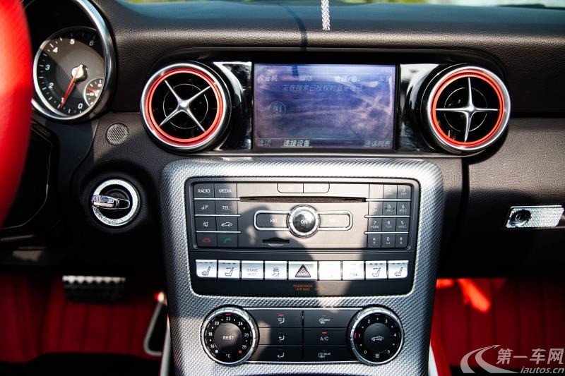 Mercedes-Benz SLC Class 2018 car image #13