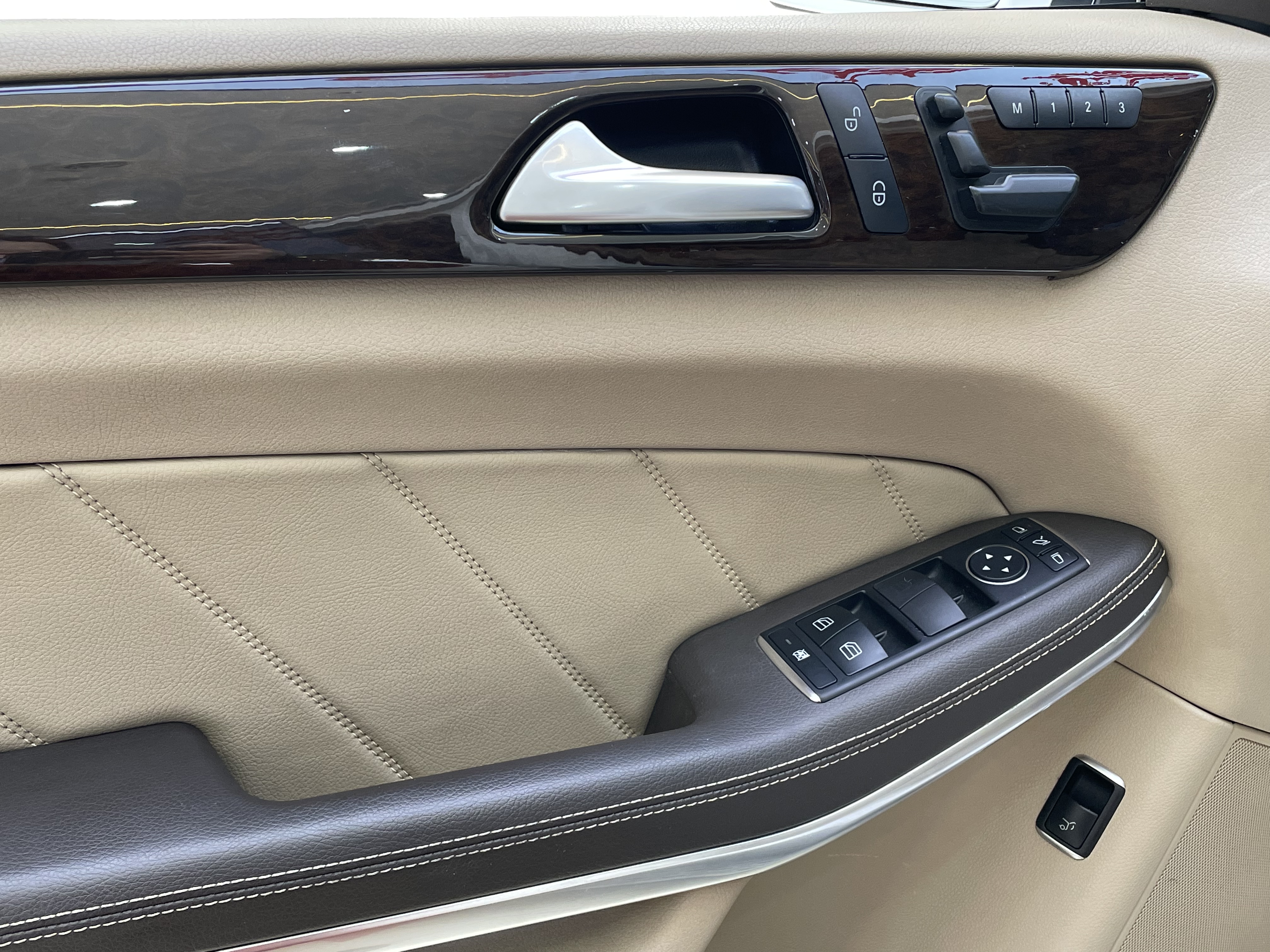 Mercedes-Benz GL Class 2014 car image #13