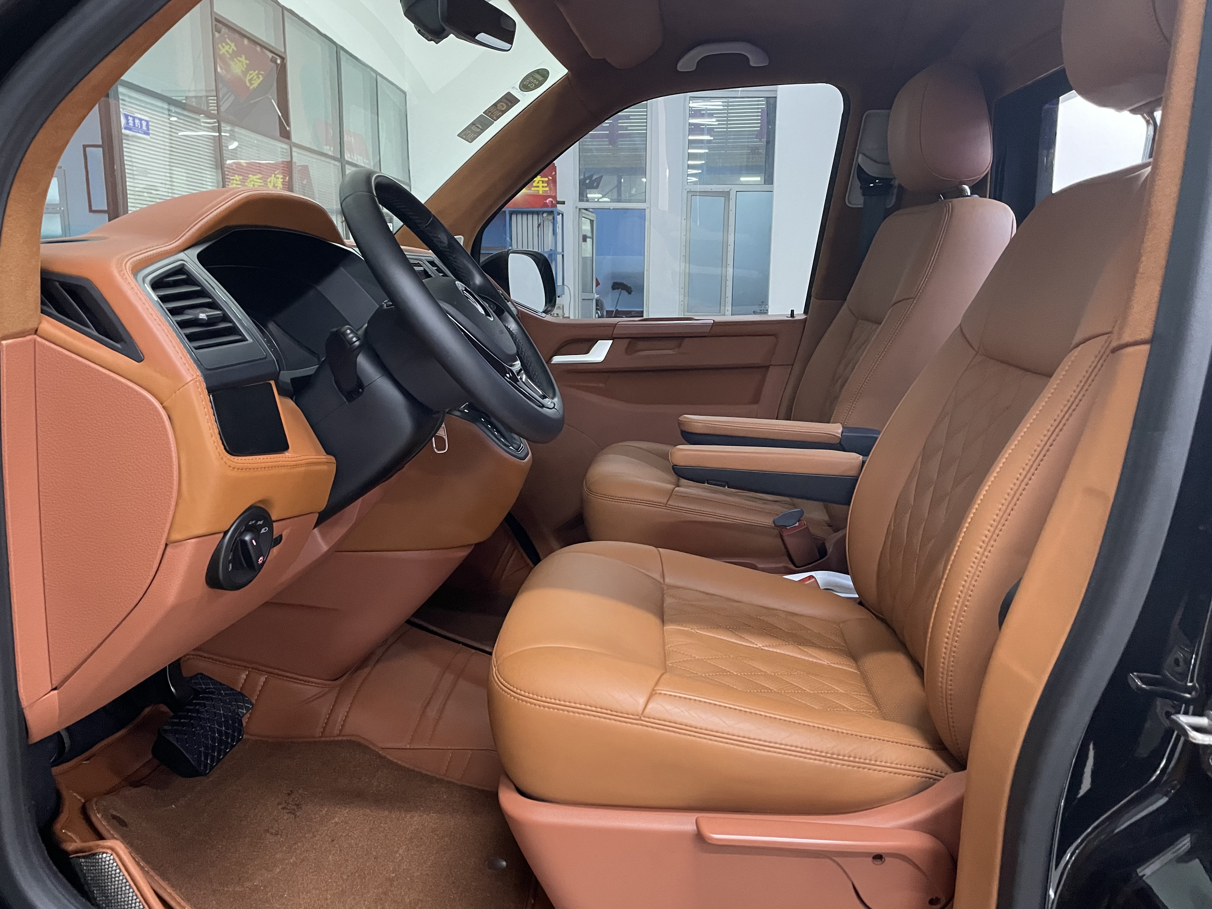 Volkswagen Caravelle 2017 immagine di auto #13