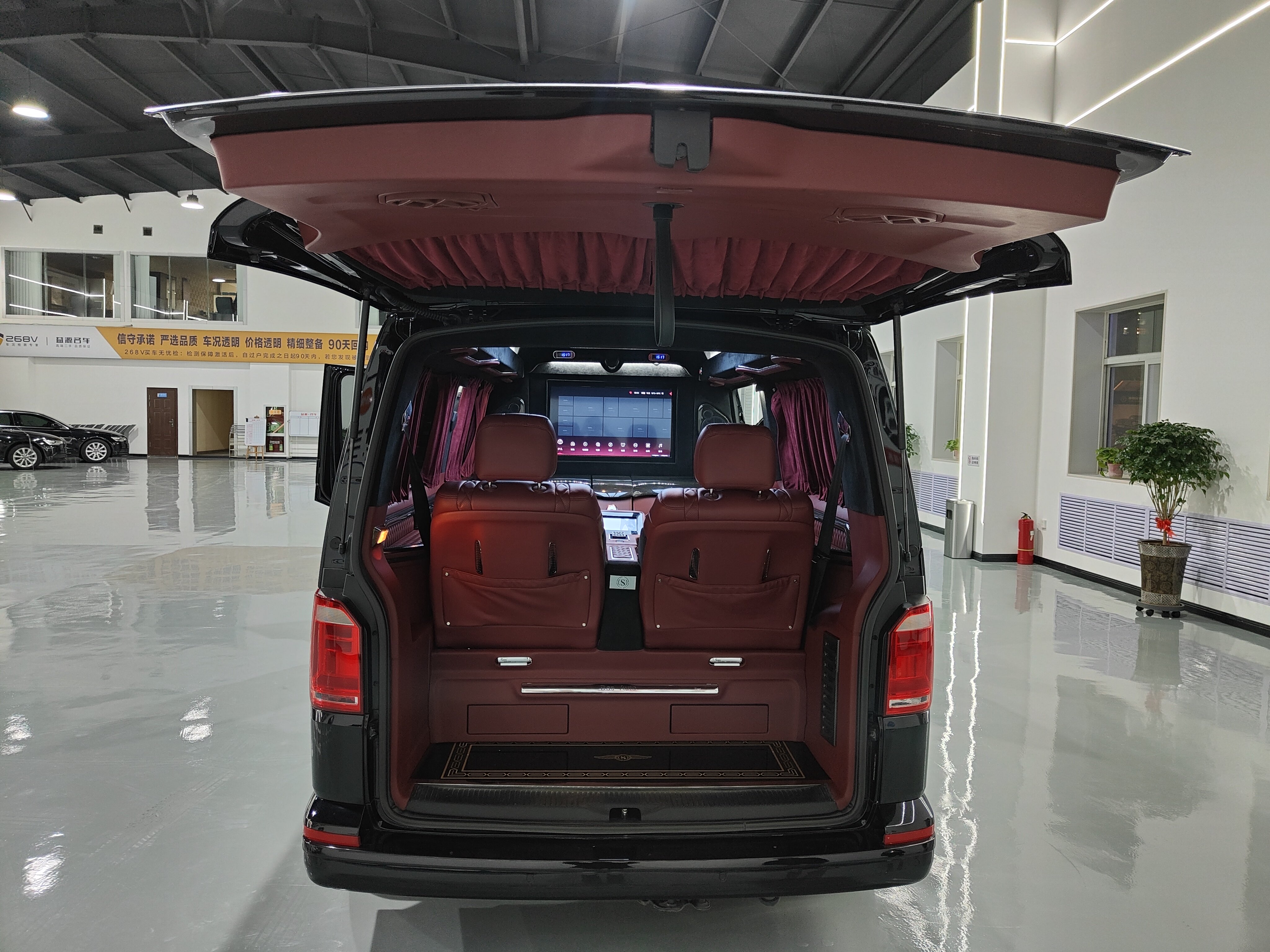 Volkswagen Caravelle 2018 #13 Volkswagen Caravelle 2018 car image #13