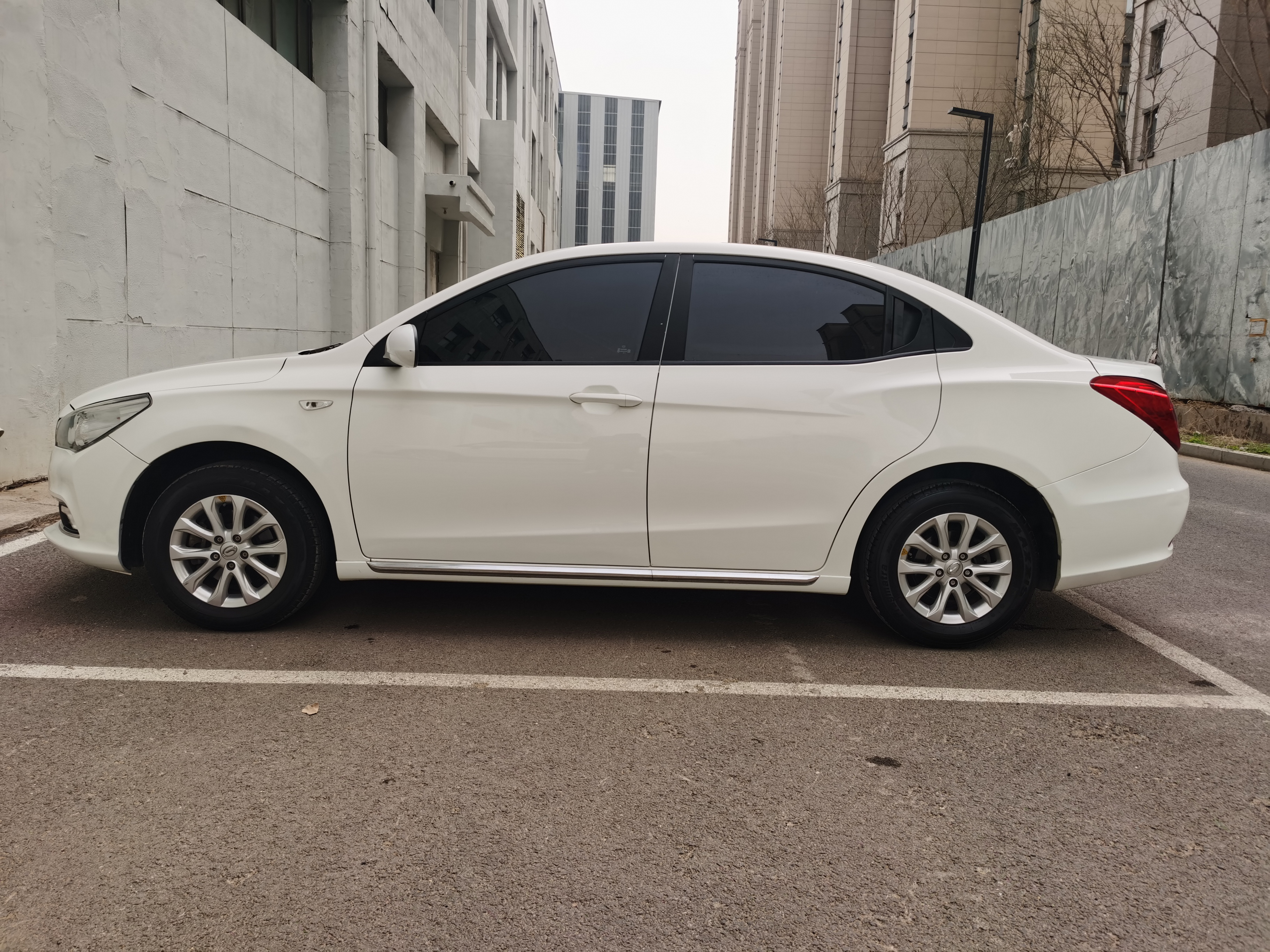 GAC Trumpchi GA3S 2016 #13 GAC Trumpchi GA3S 2016 car image #13