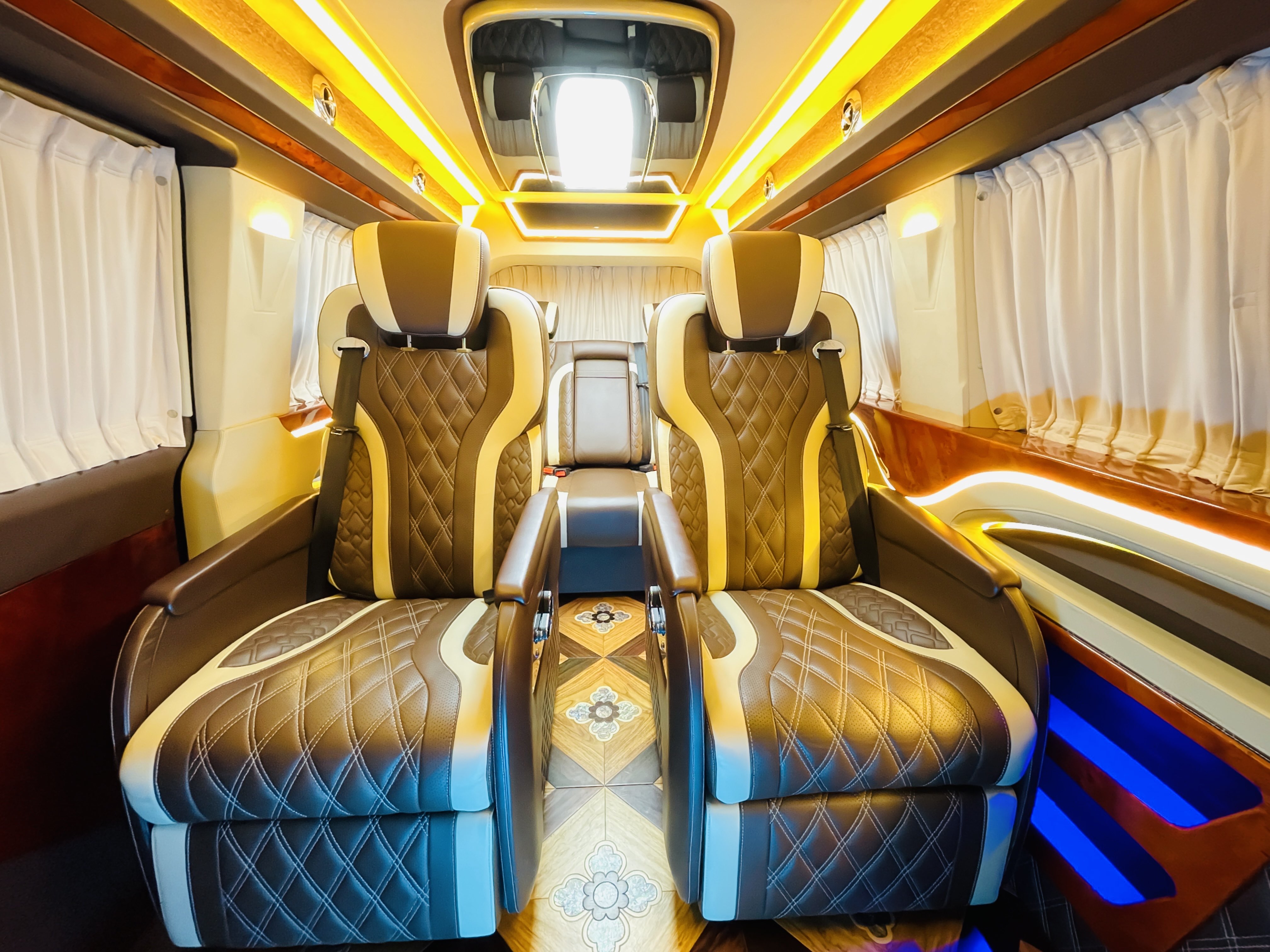 Volkswagen Caravelle 2019 car image #13