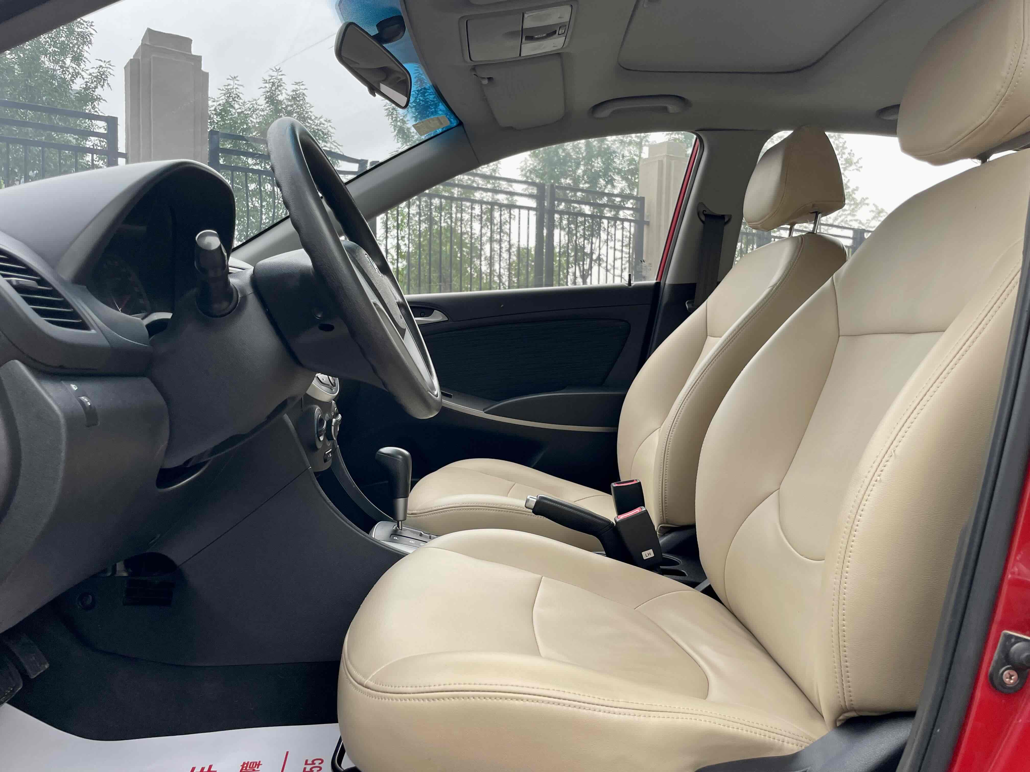 Hyundai Reina Hatchback 2014 #13 Hyundai Reina Hatchback 2014 car image #13