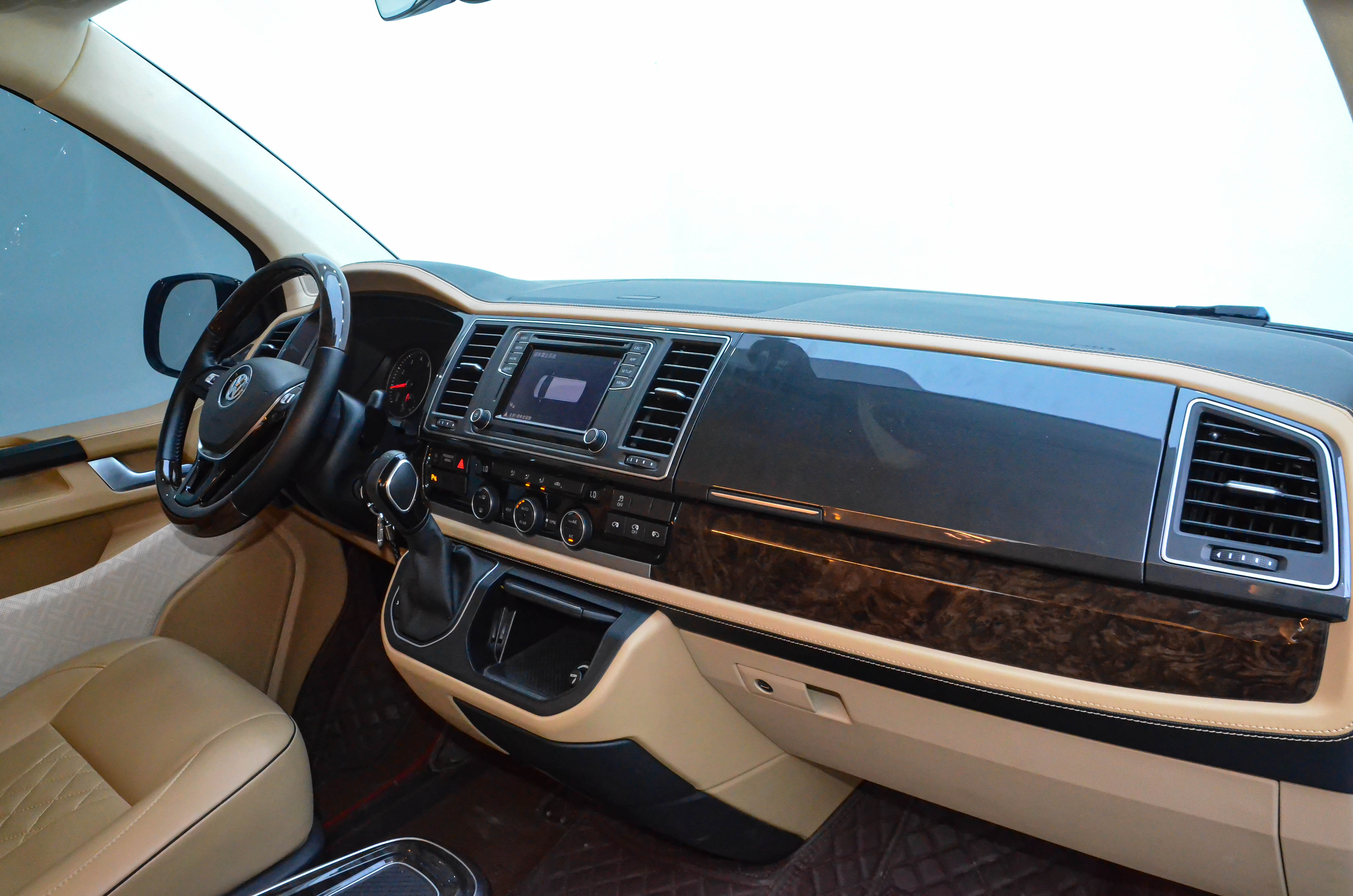 Volkswagen Caravelle 2020 car image #13