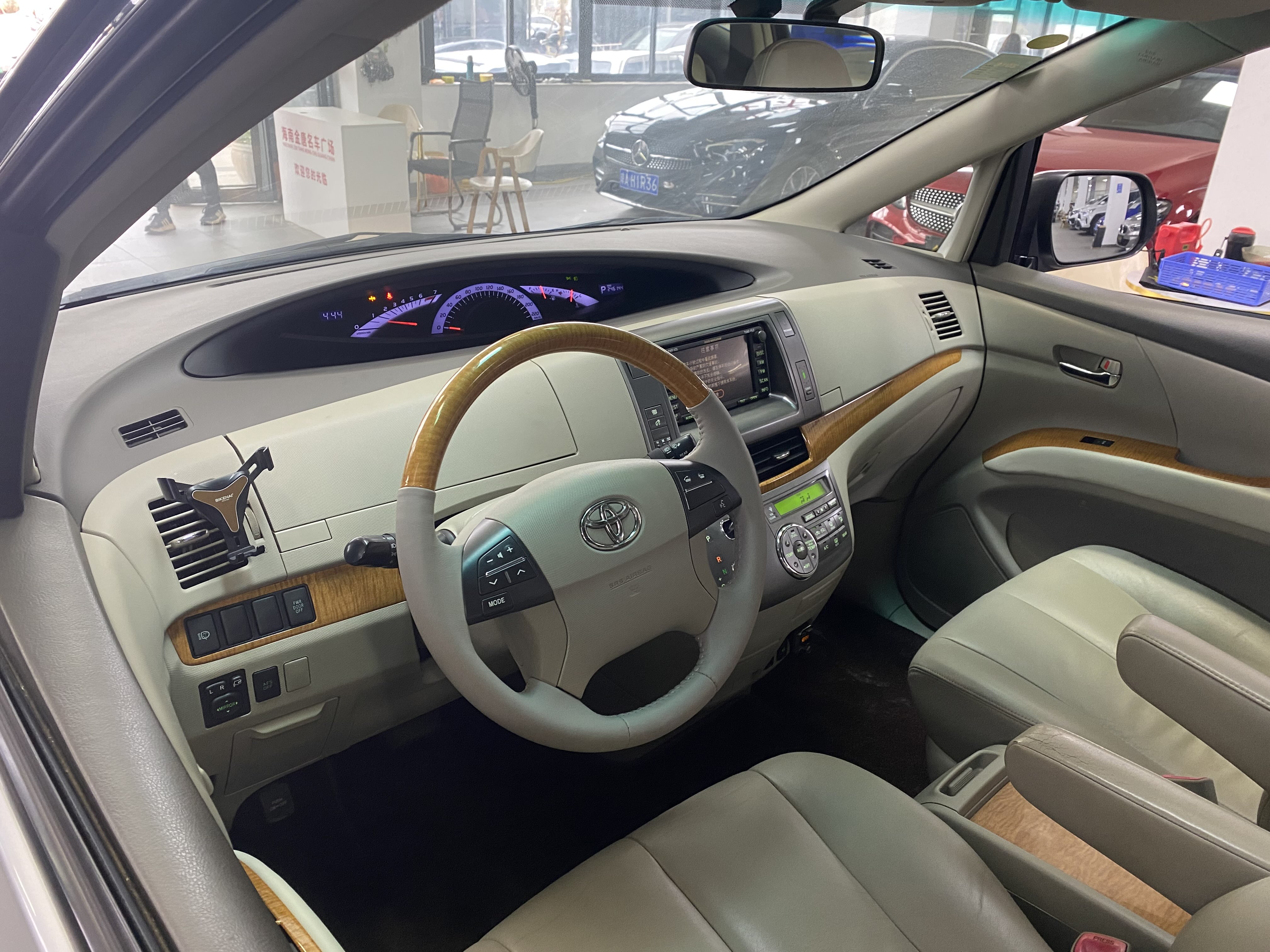 Toyota Previa 2012 car image #13