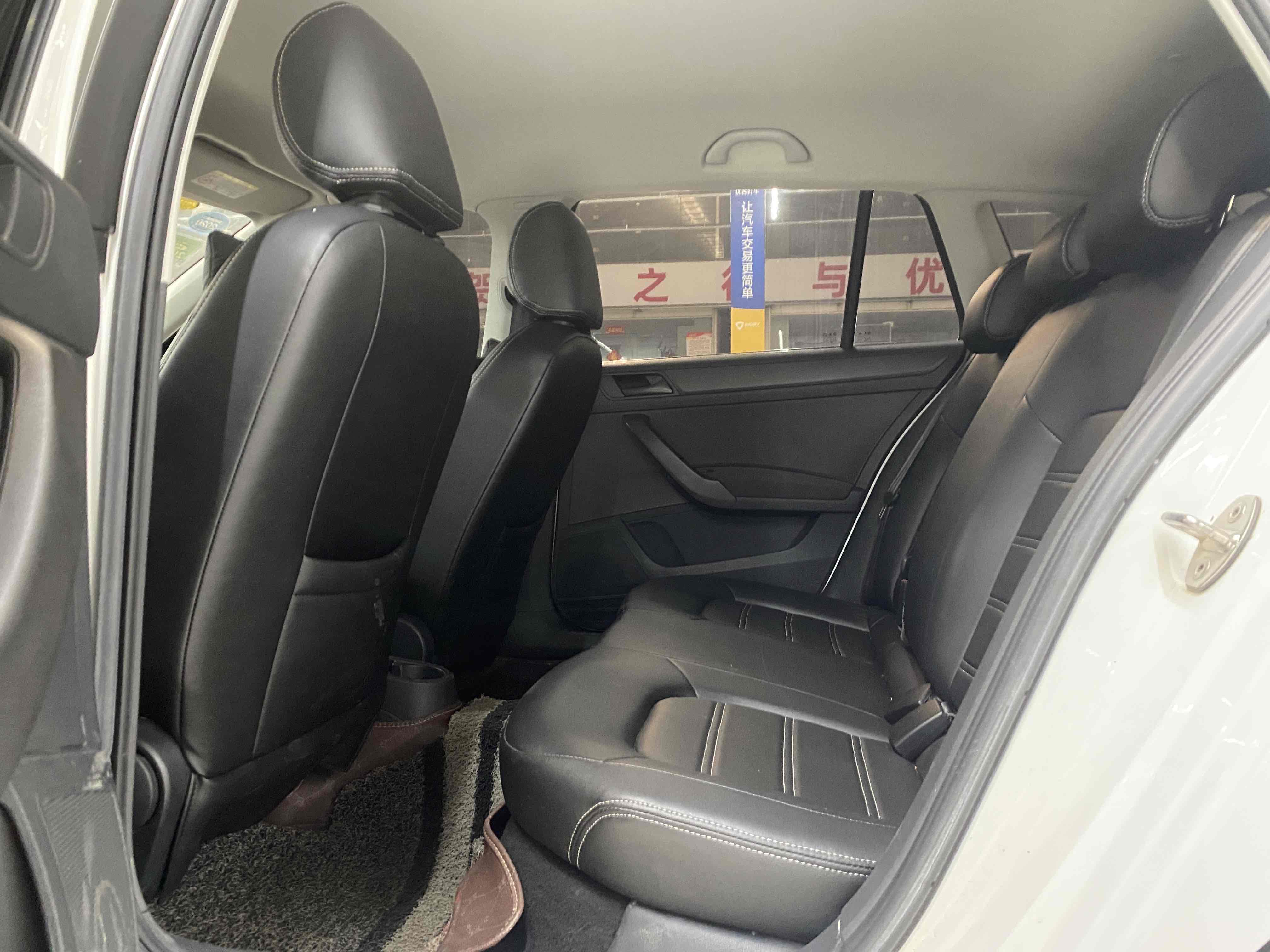 Skoda Rapid Spaceback 2019 car image #13