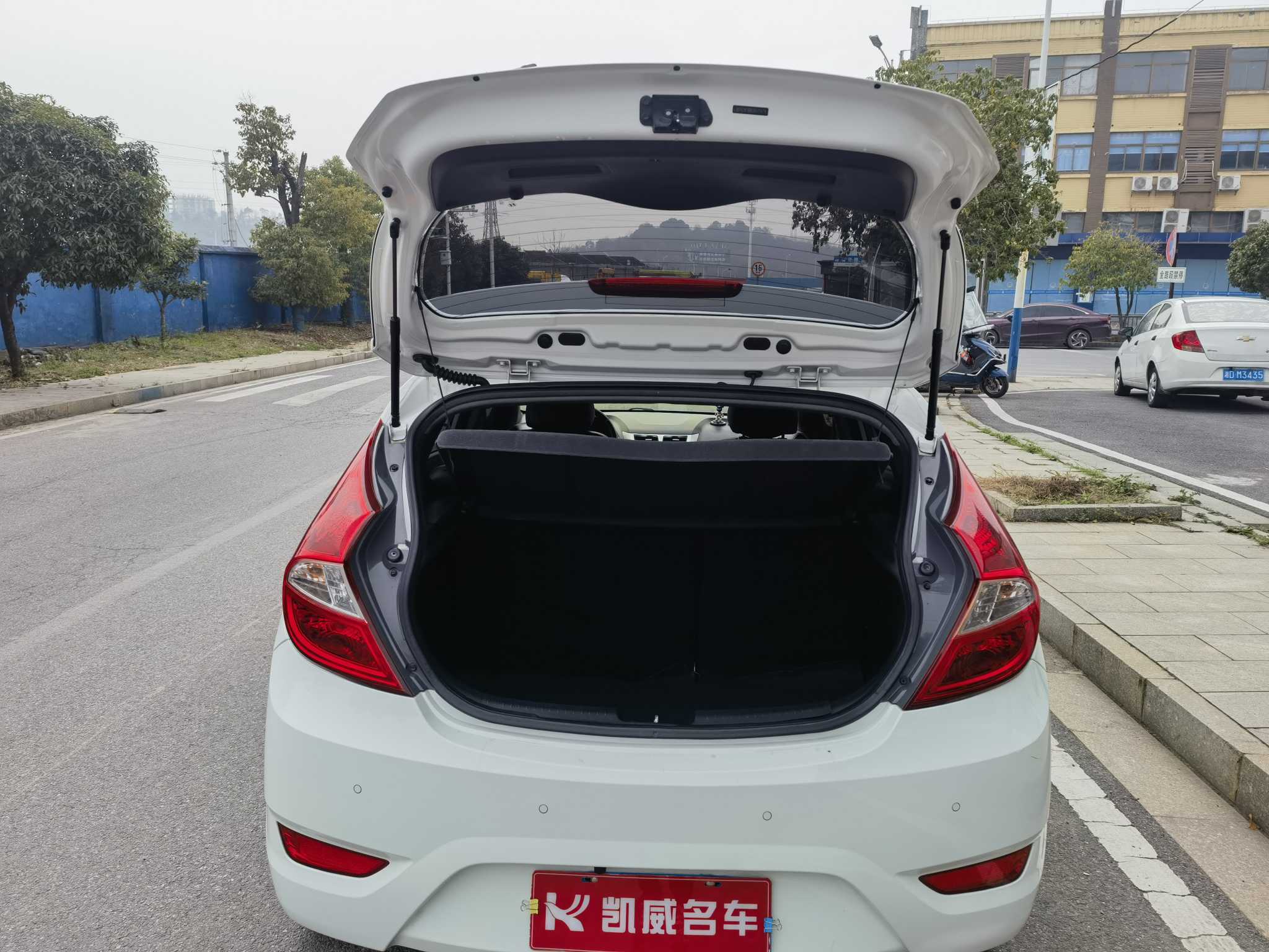 Hyundai Reina Hatchback 2016 imagem de carro #13