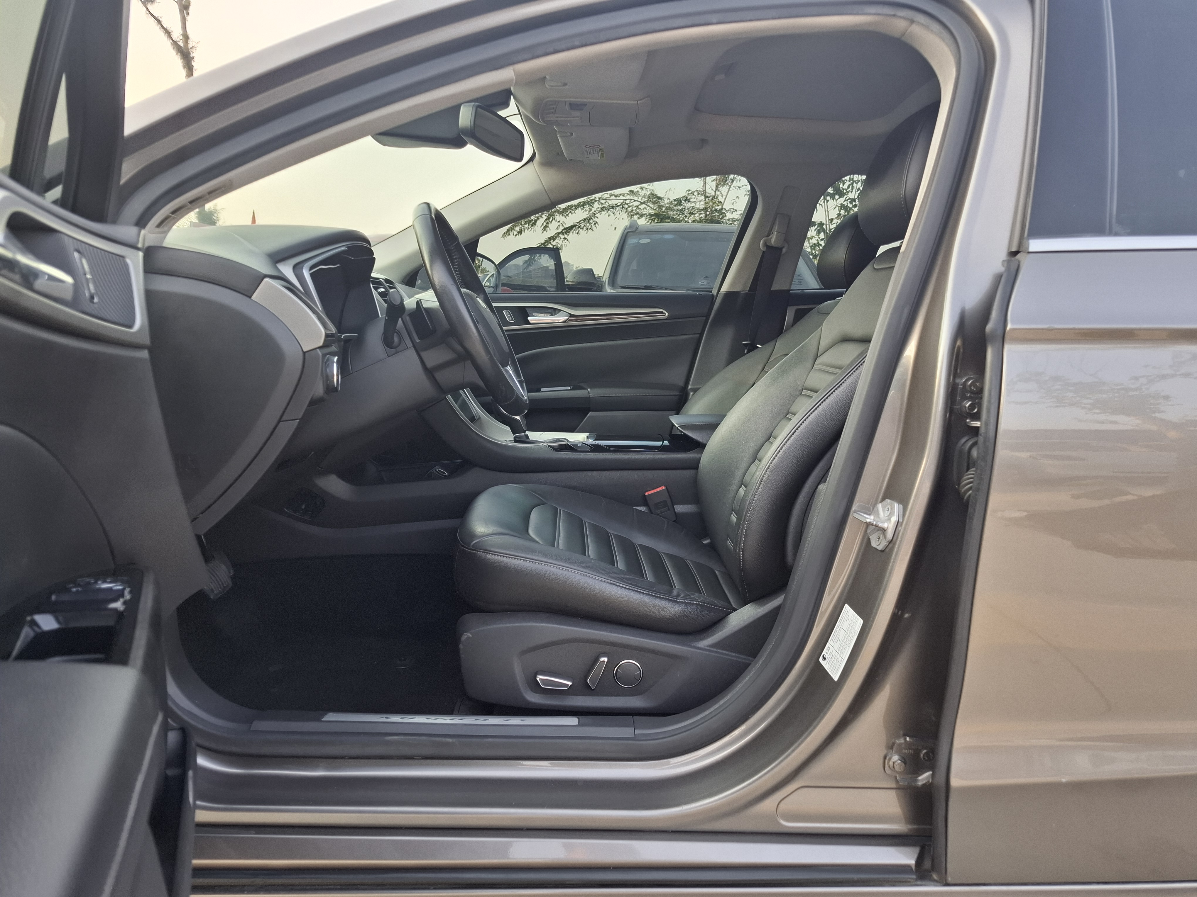 Ford Zhisheng 2014 #13 Ford Zhisheng 2014 car image #13