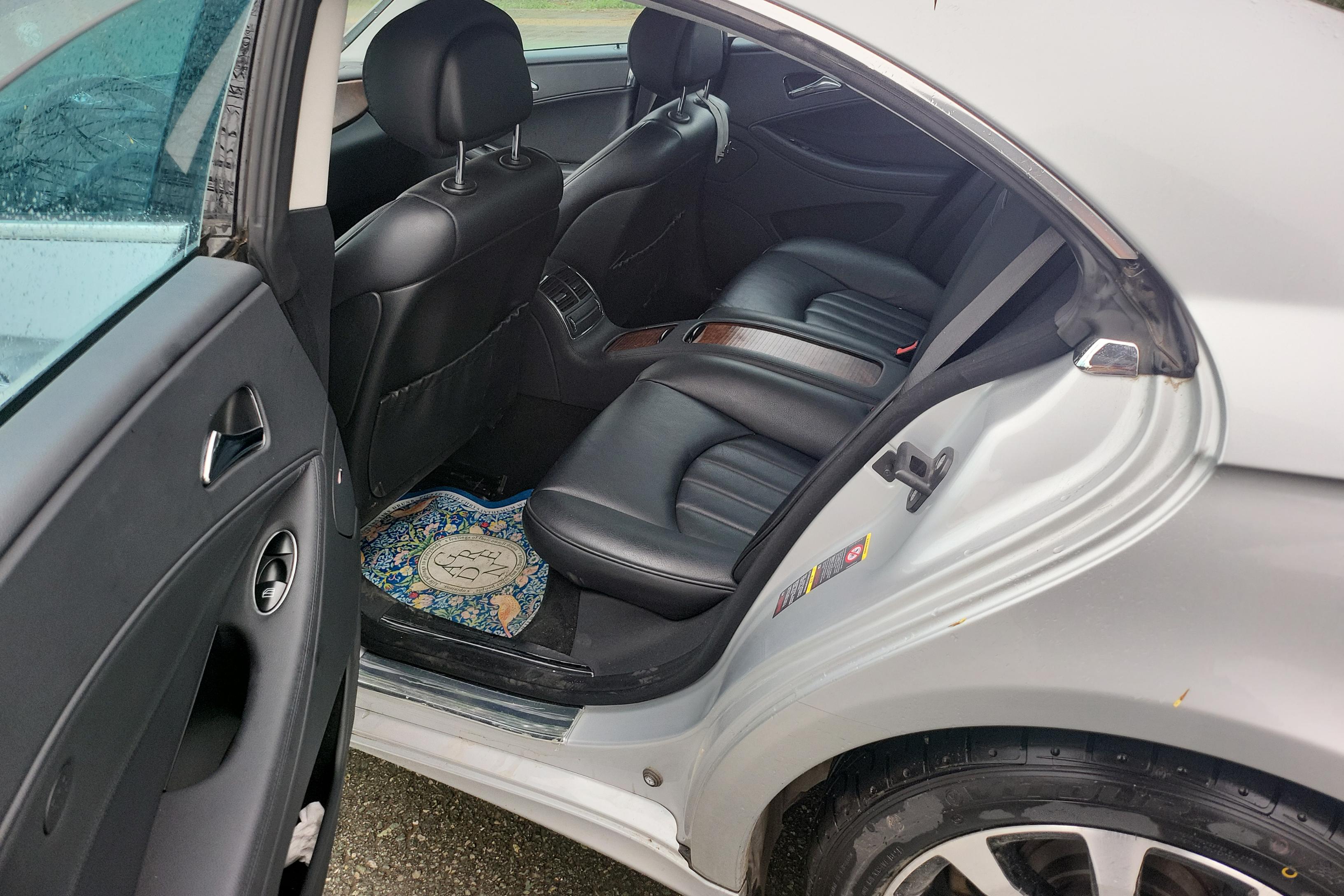 Mercedes-Benz CLS AMG 2010 #13 Mercedes-Benz CLS AMG 2010 car image #13