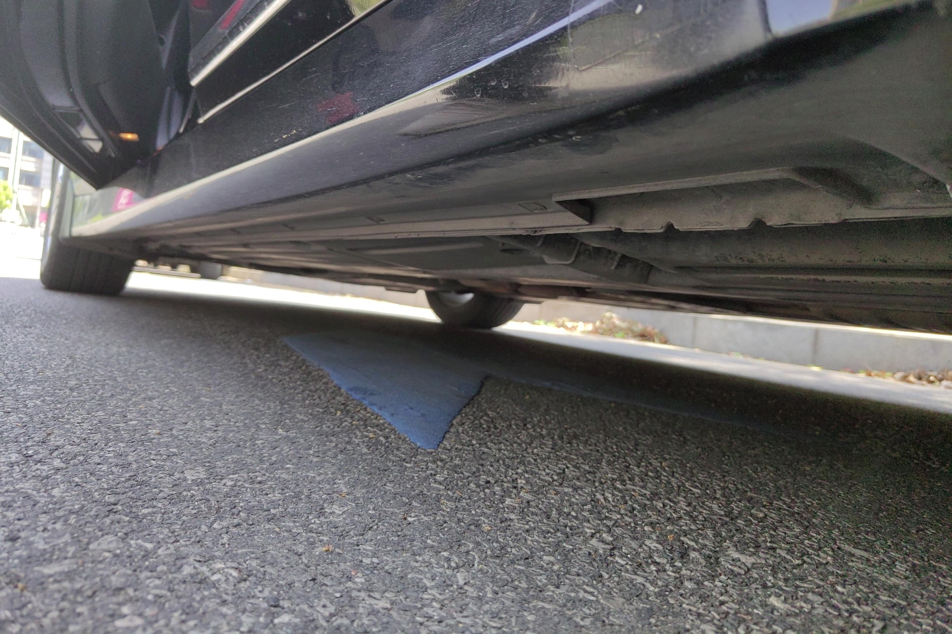 Hyundai Rohens 2014 car image #13