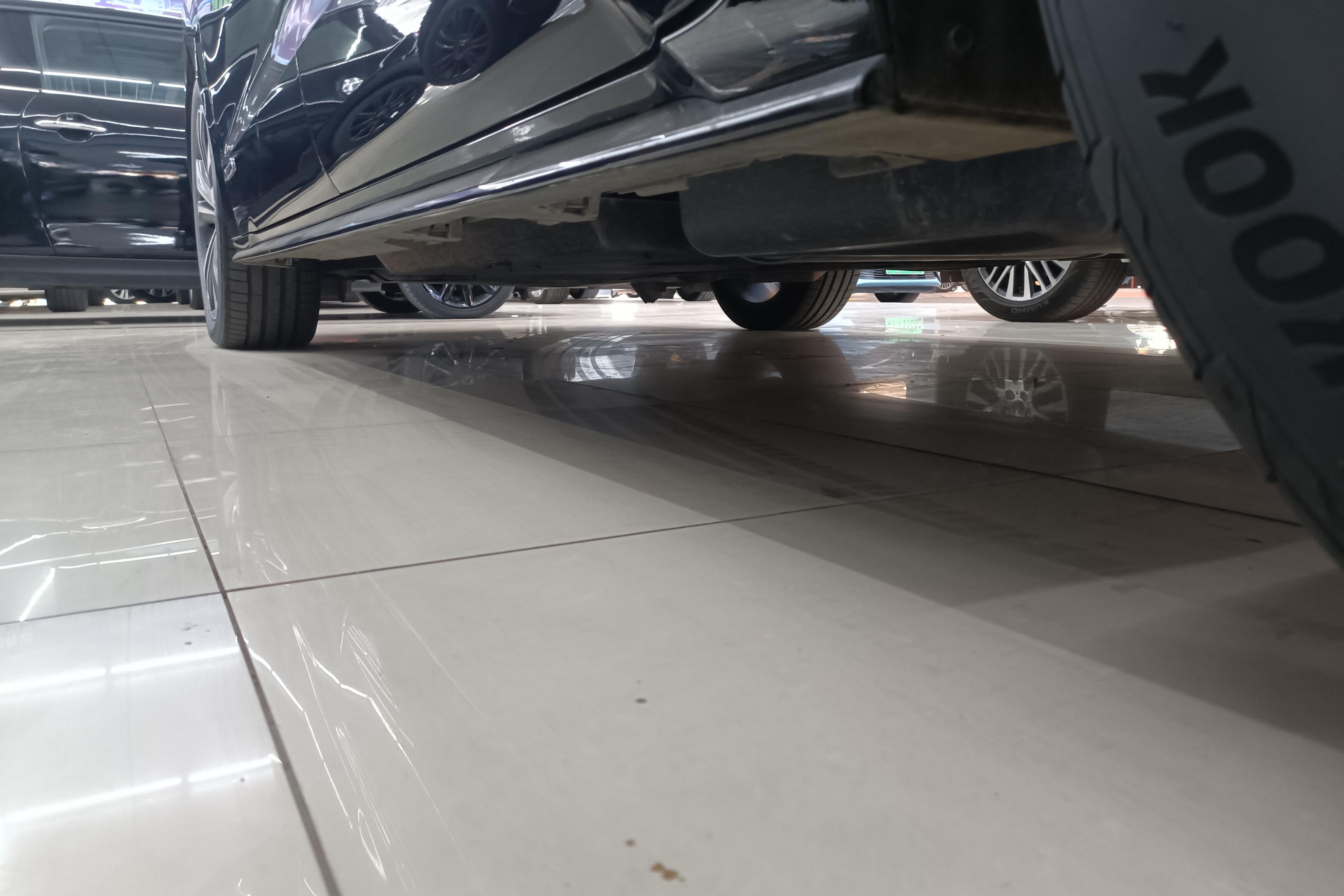 Toyota Granvia 2022 immagine di auto #13