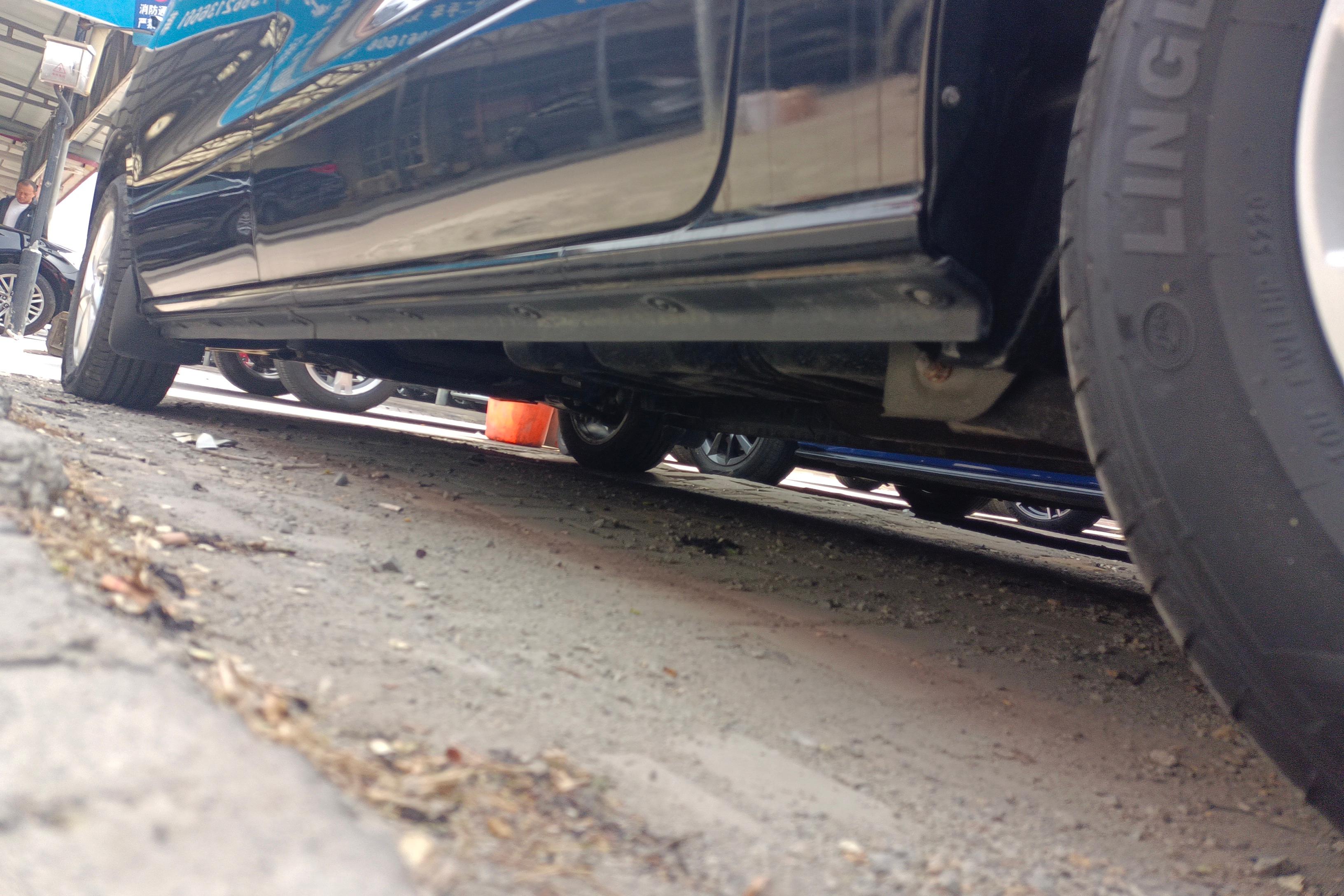 Forthing Lingzhi PLUS 2021 #13 Forthing Lingzhi PLUS 2021 car image #13