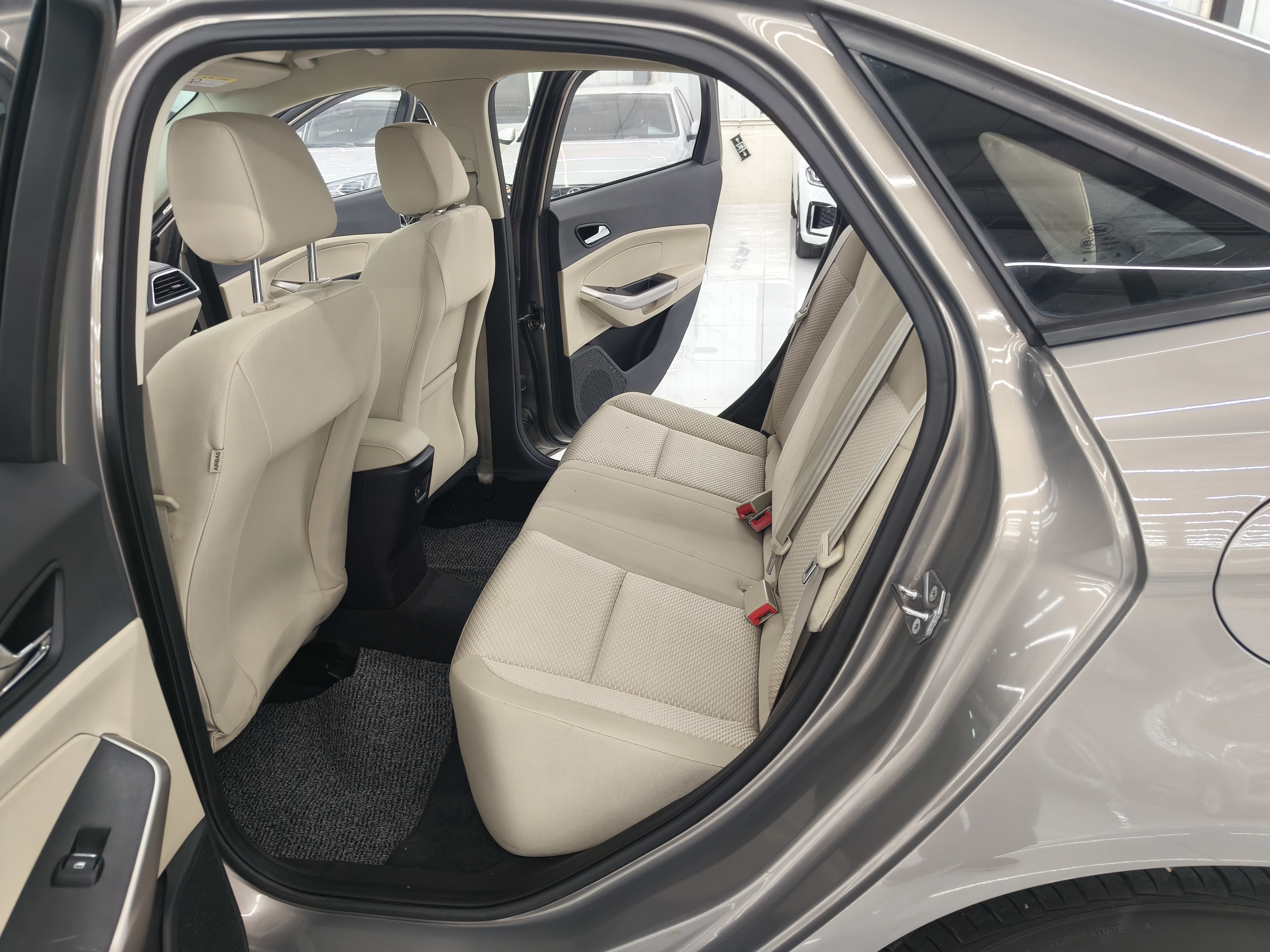 Ford Escort 2016 immagine di auto #13