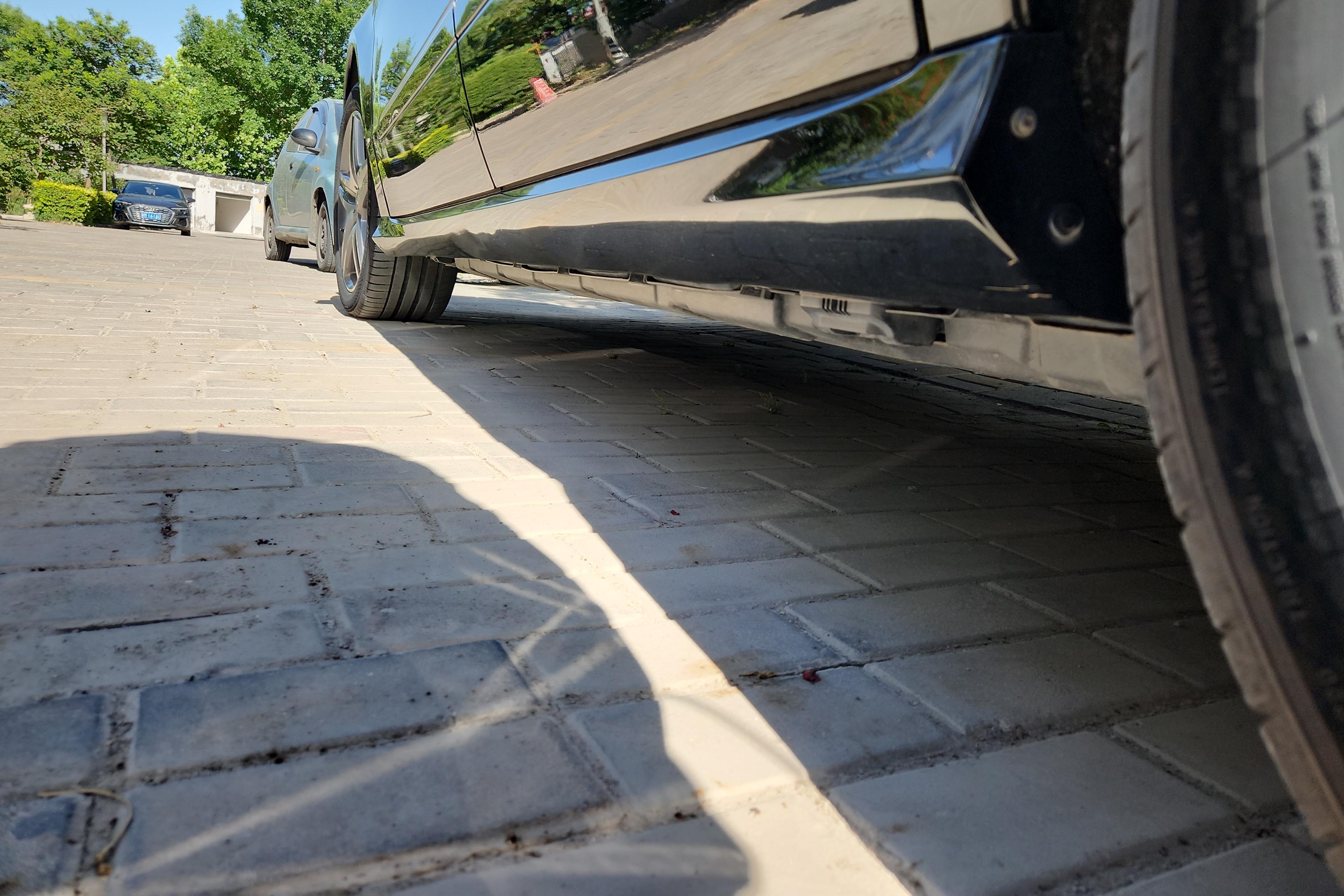 Mercedes-Benz R Class 2017 car image #13