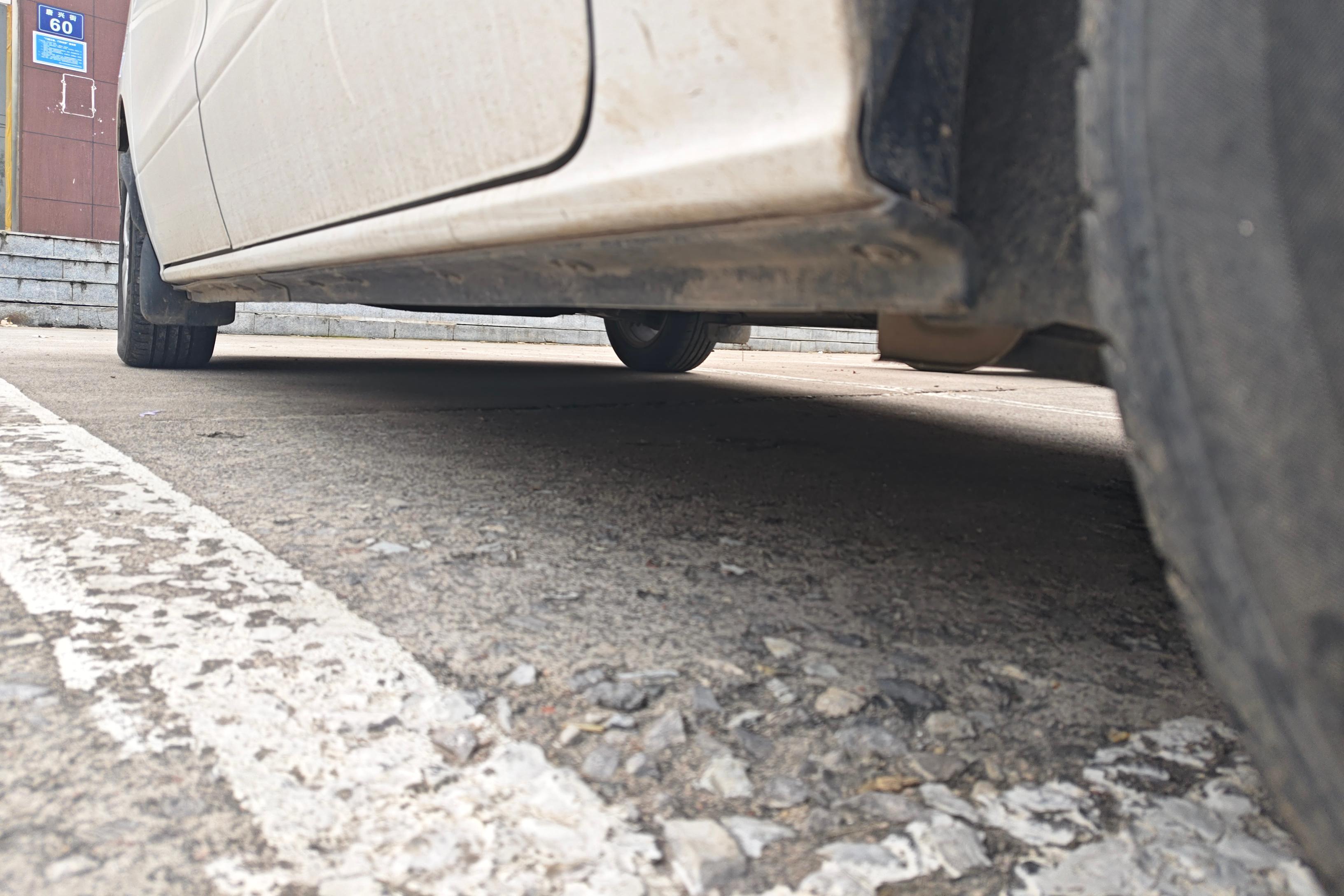 Forthing Lingzhi PLUS 2020 #13 Forthing Lingzhi PLUS 2020 car image #13