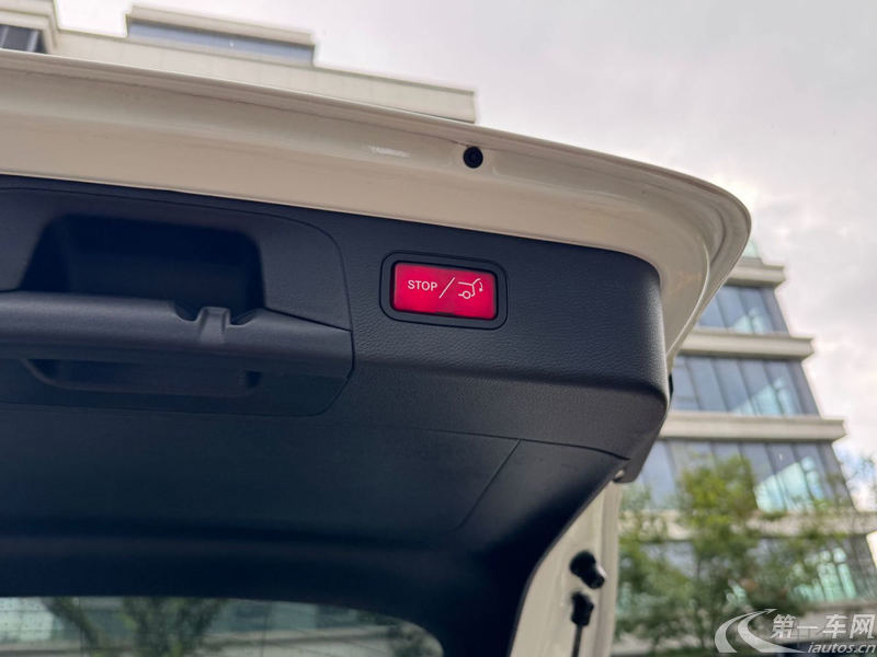 Mercedes-Benz GLC Class 2020 car image #13