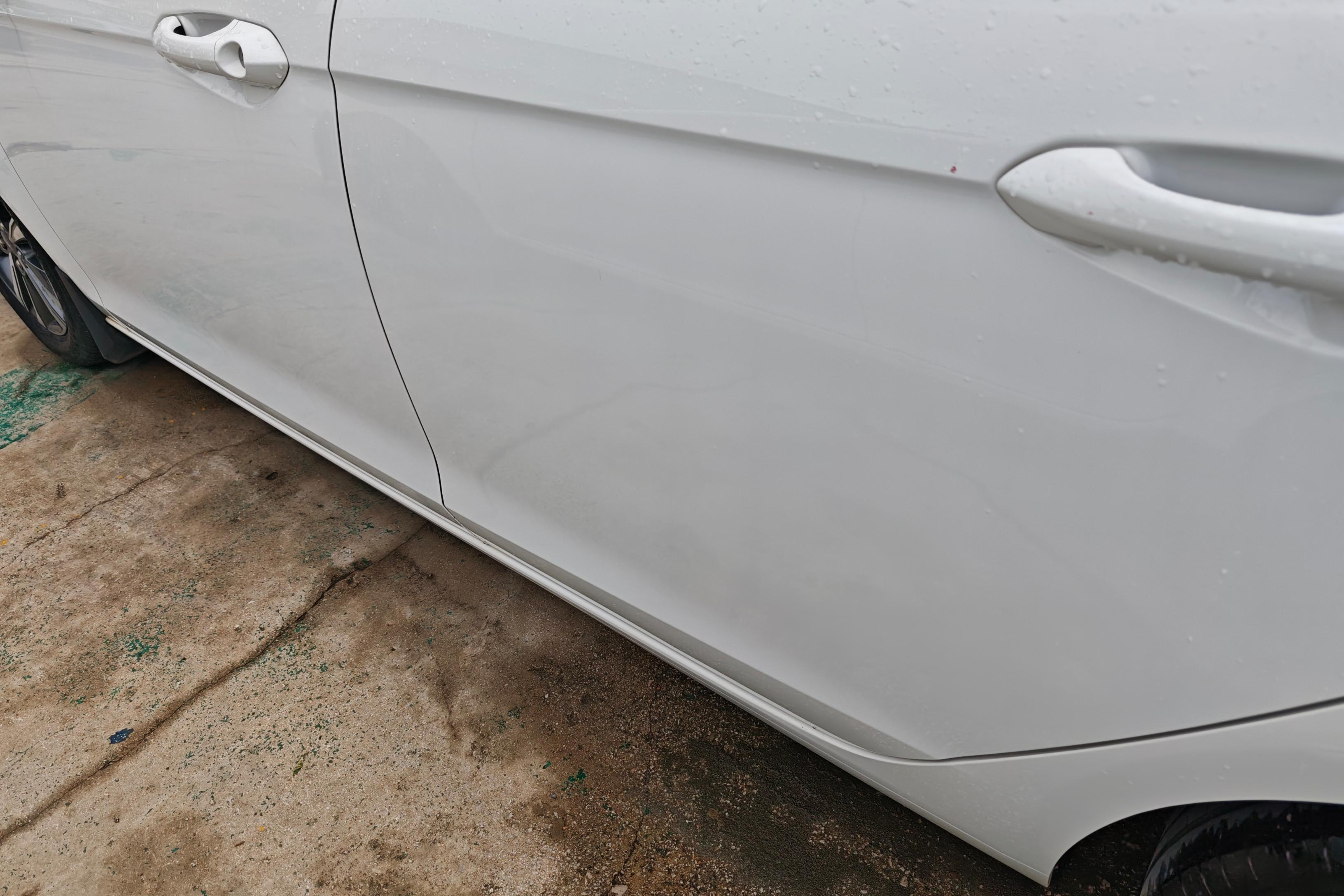 Ford Escort 2022 car image #13