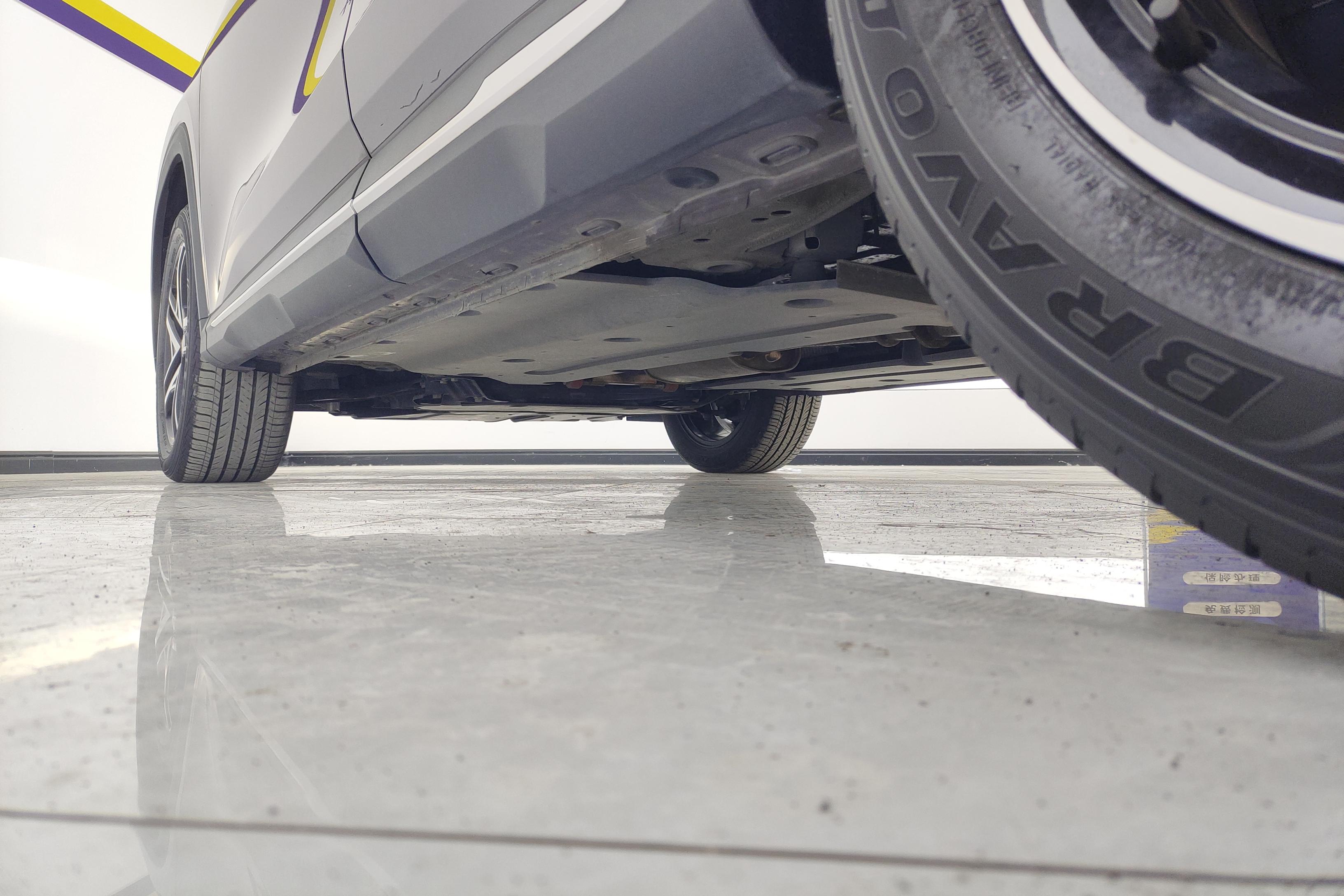 MG ES5 2022 car image #13