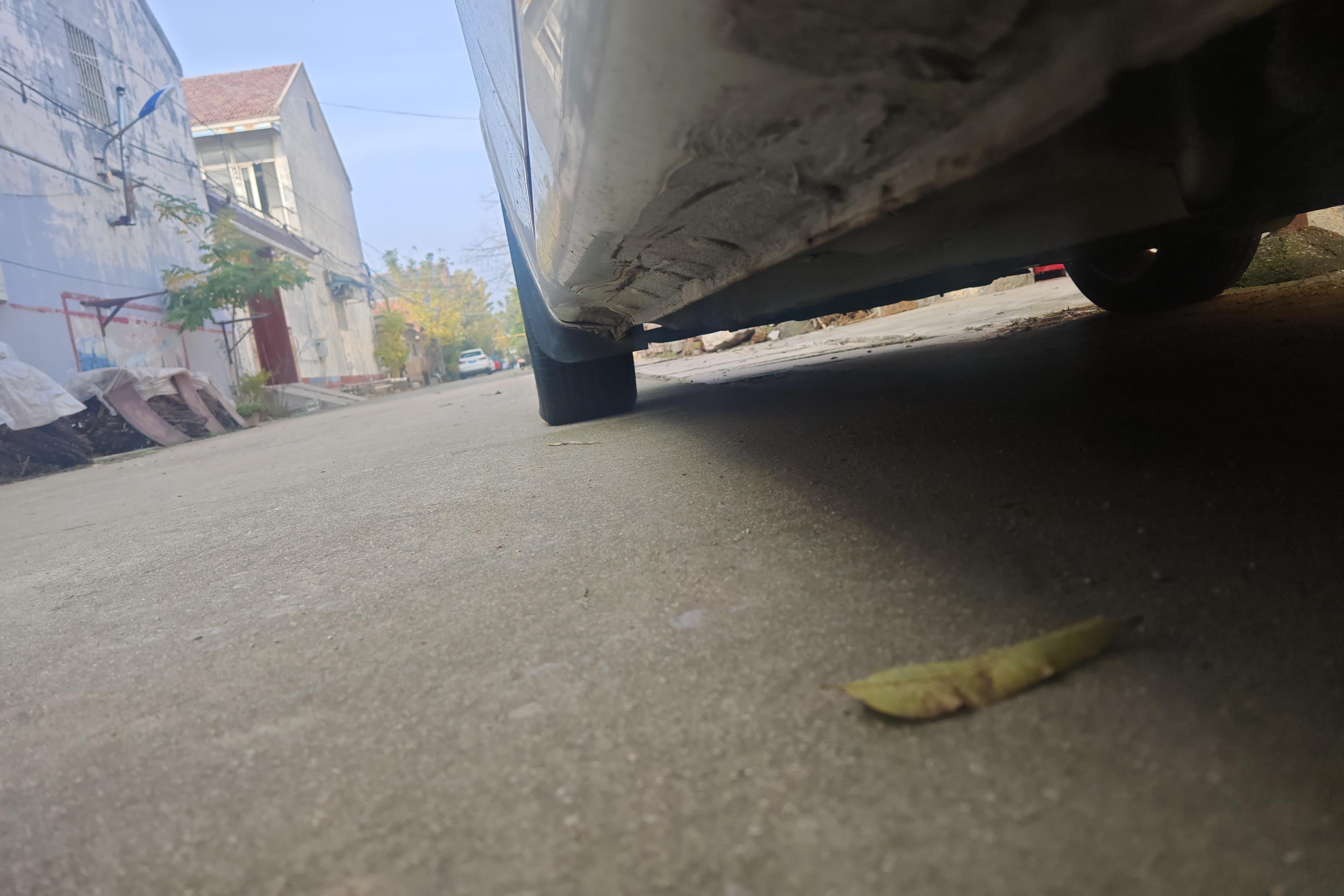 GEELY Vision 2020 car image #13