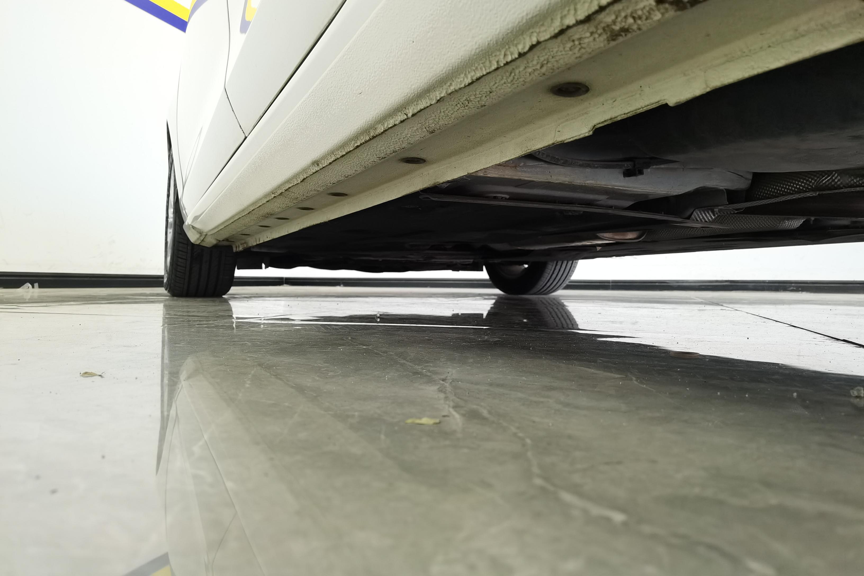 Ford Escort 2015 car image #13