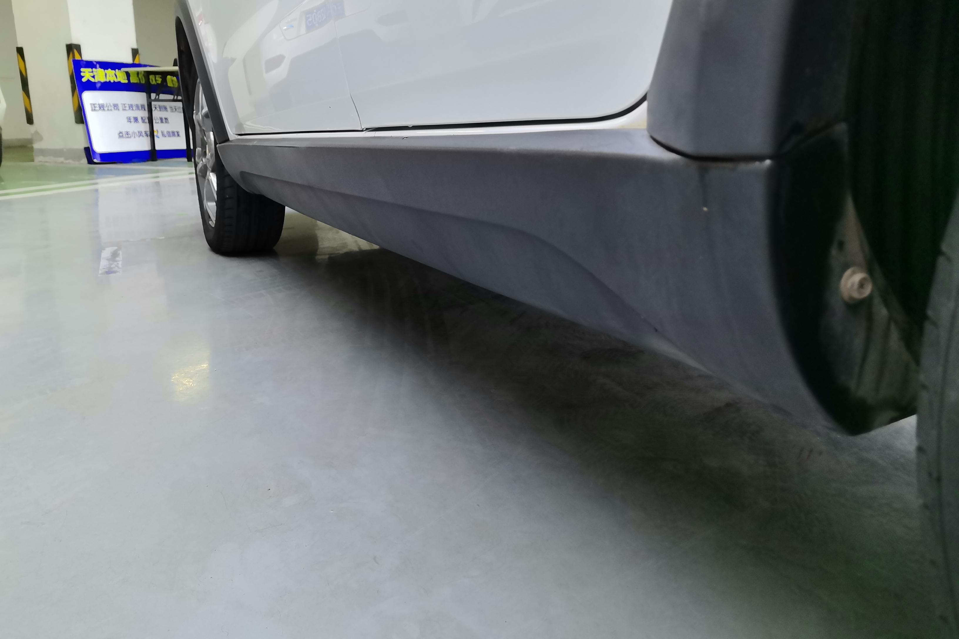 GEELY Vision X1 2018 immagine di auto #13