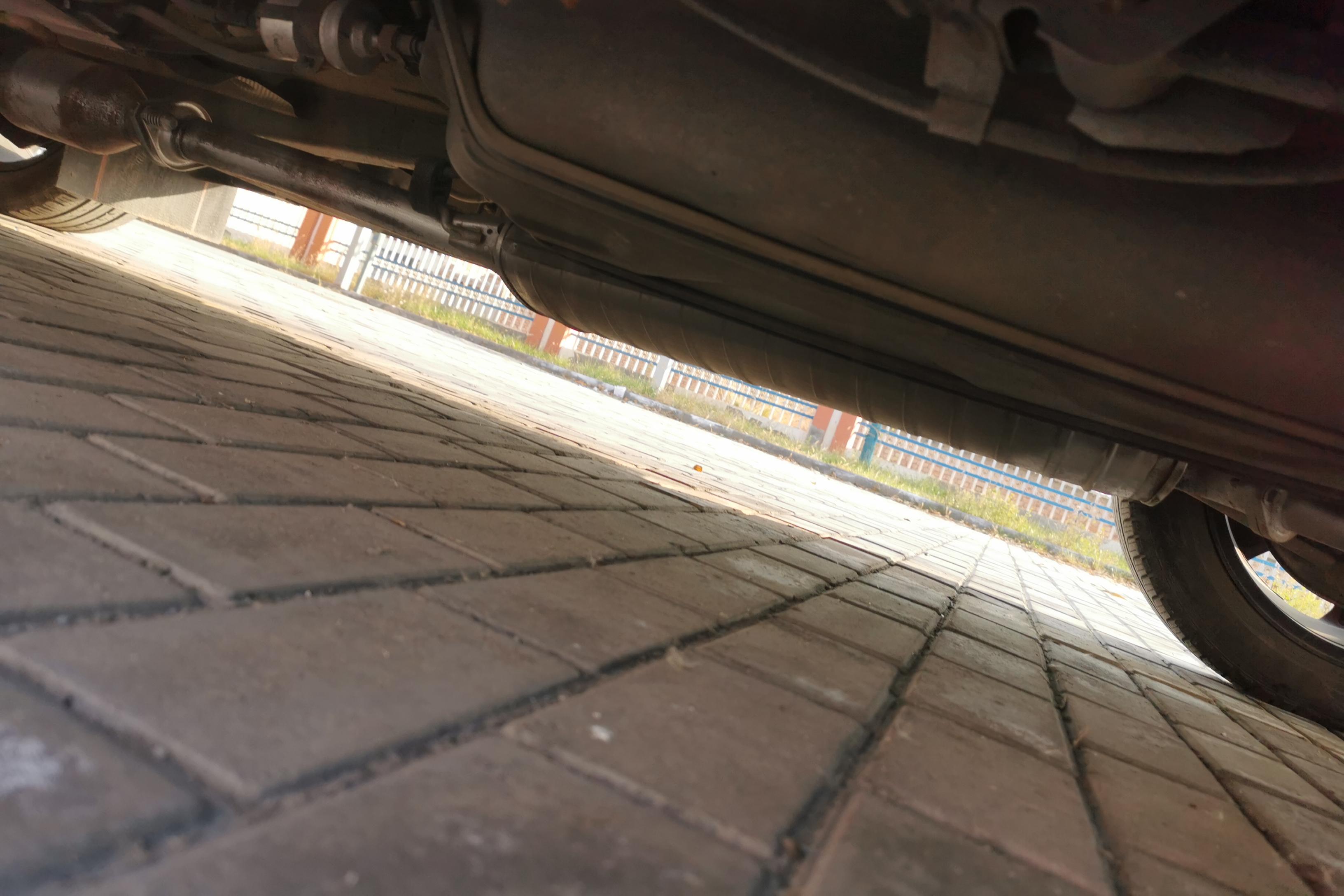 BYD Xia 2015 #13 BYD Xia 2015 car image #13