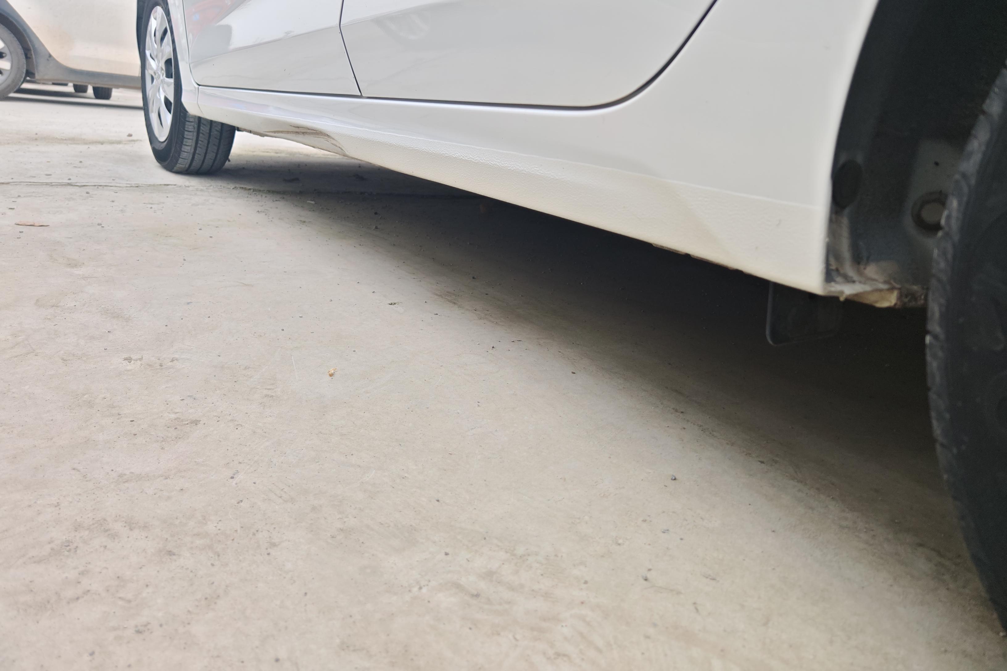 Hyundai Reina 2021 car image #13