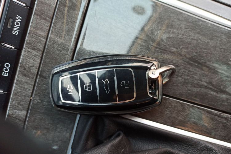 Haval H8 2017 изображение автомобиля #13