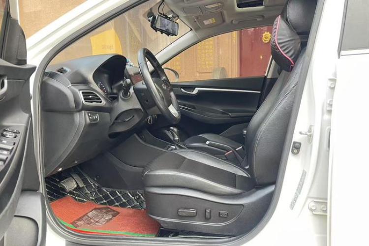 Hyundai Celesta Wagon 2018 #13 Hyundai Celesta Wagon 2018 car image #13